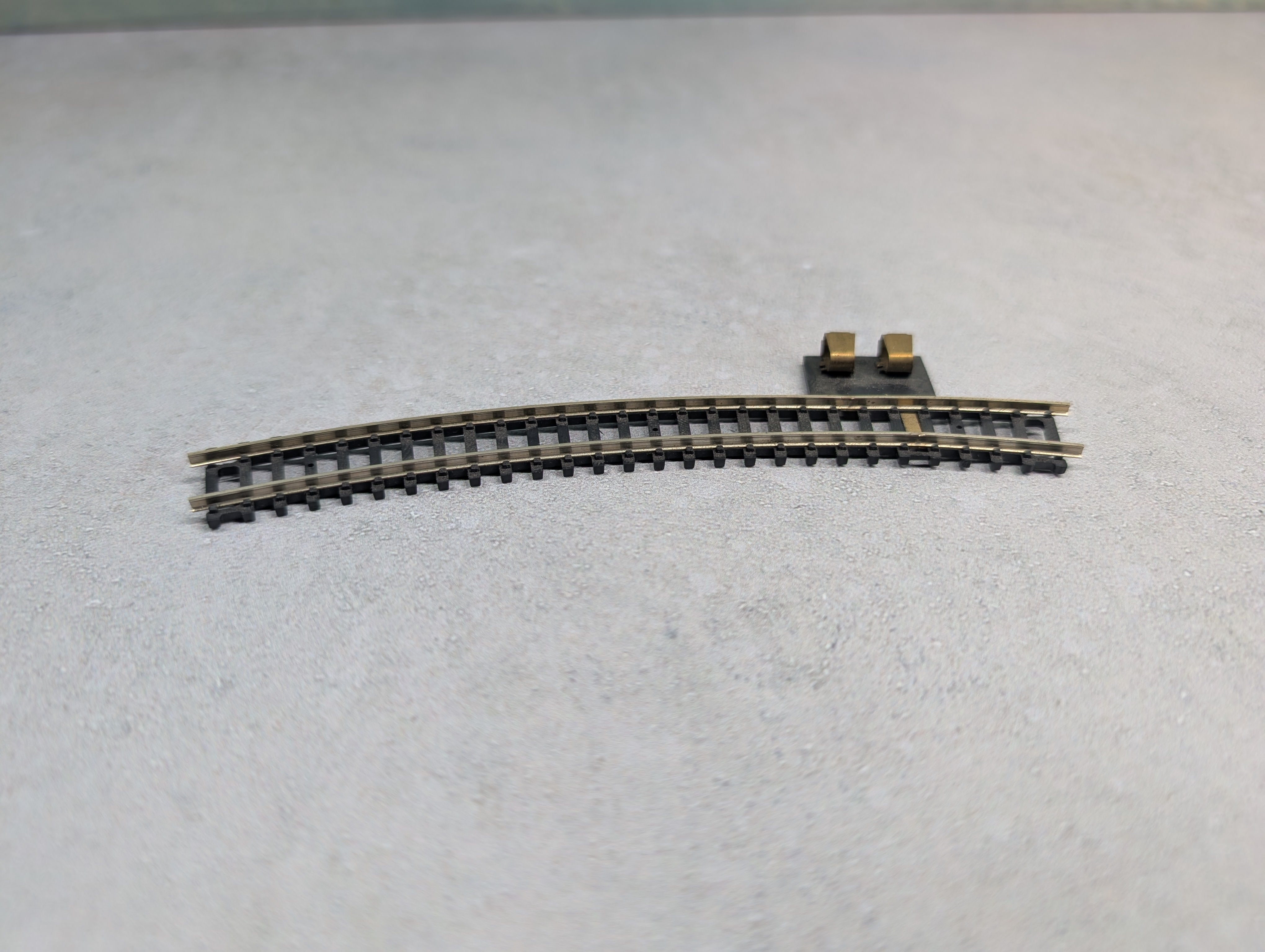 USED N Scale 9-3/4" Radius Terminal Track - Code 80