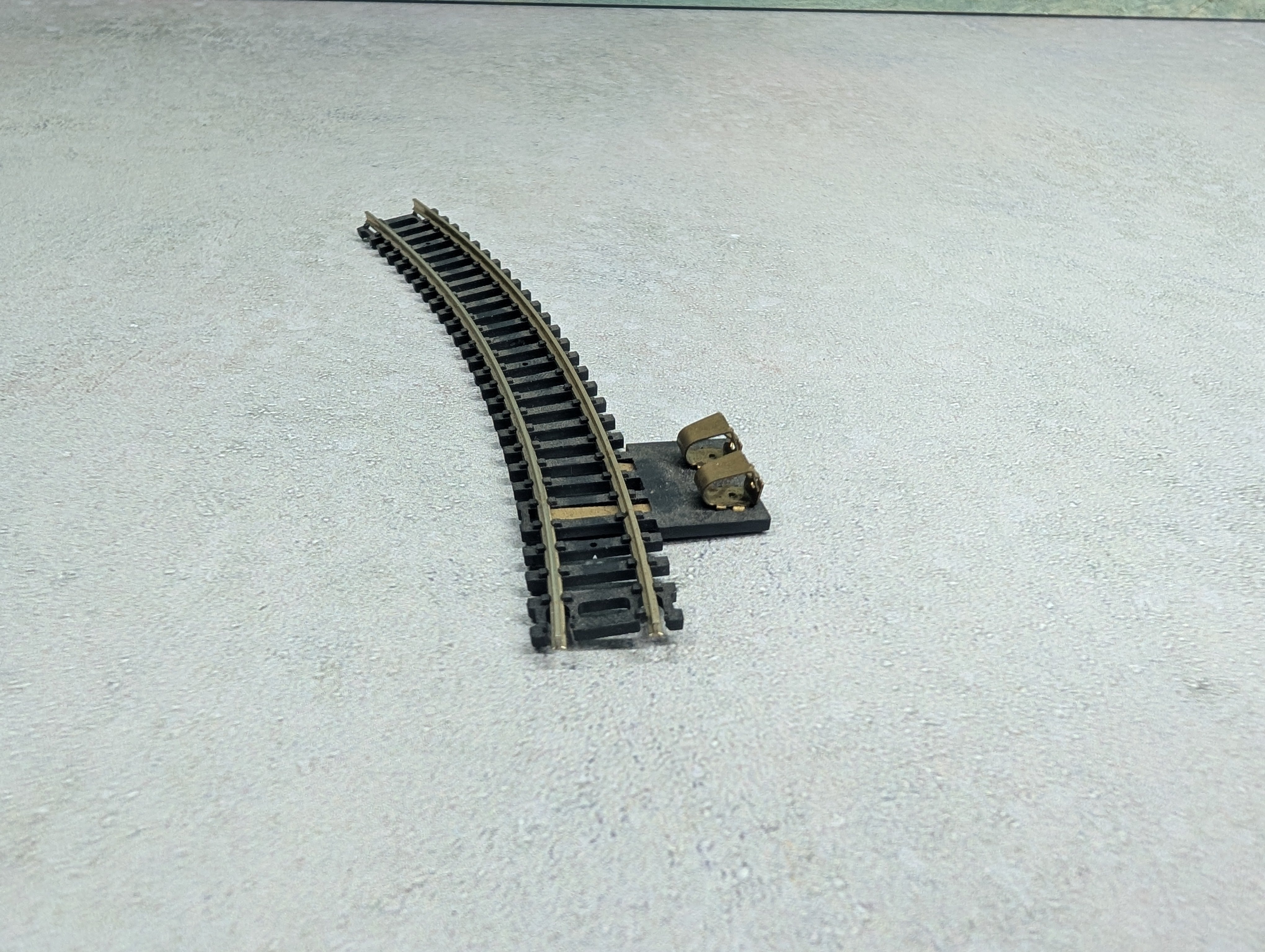 USED N Scale 9-3/4" Radius Terminal Track - Code 80