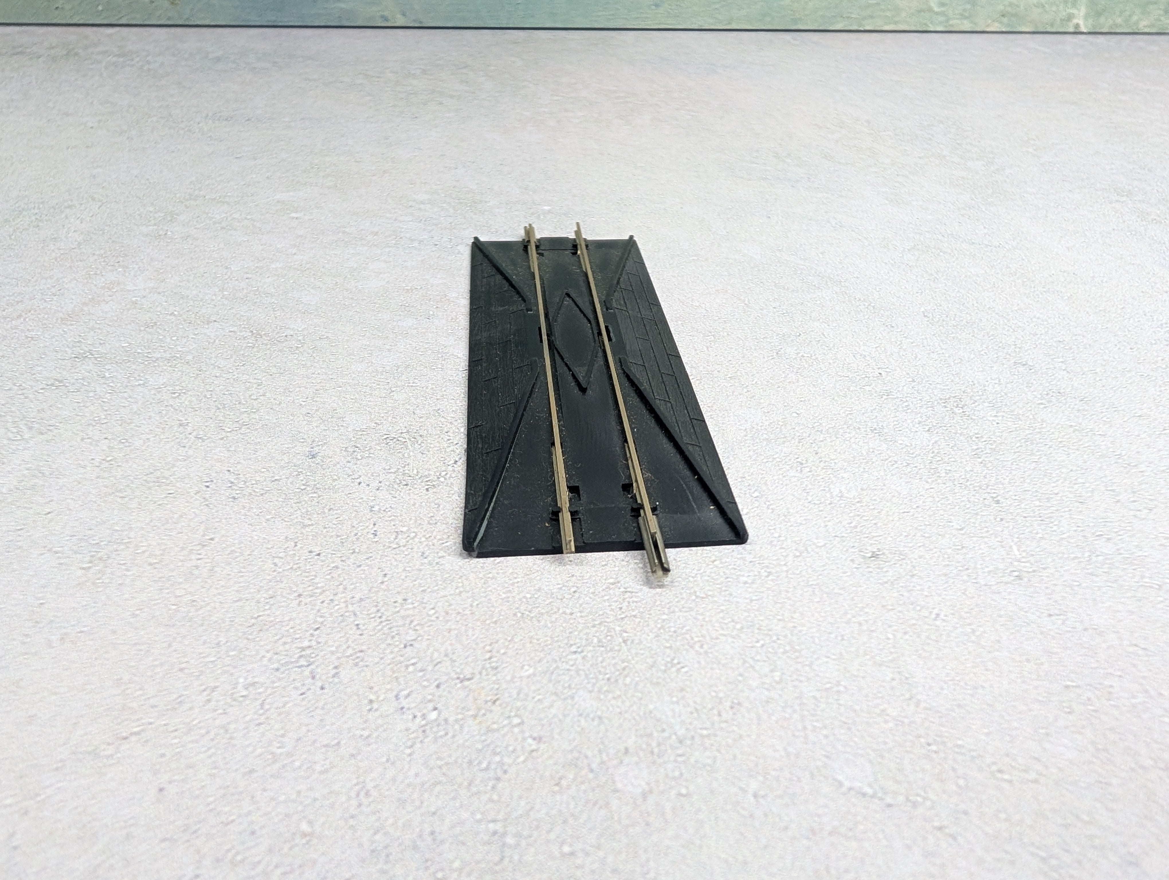 USED TRIX 4974 N Scale Rerailer Straight Track