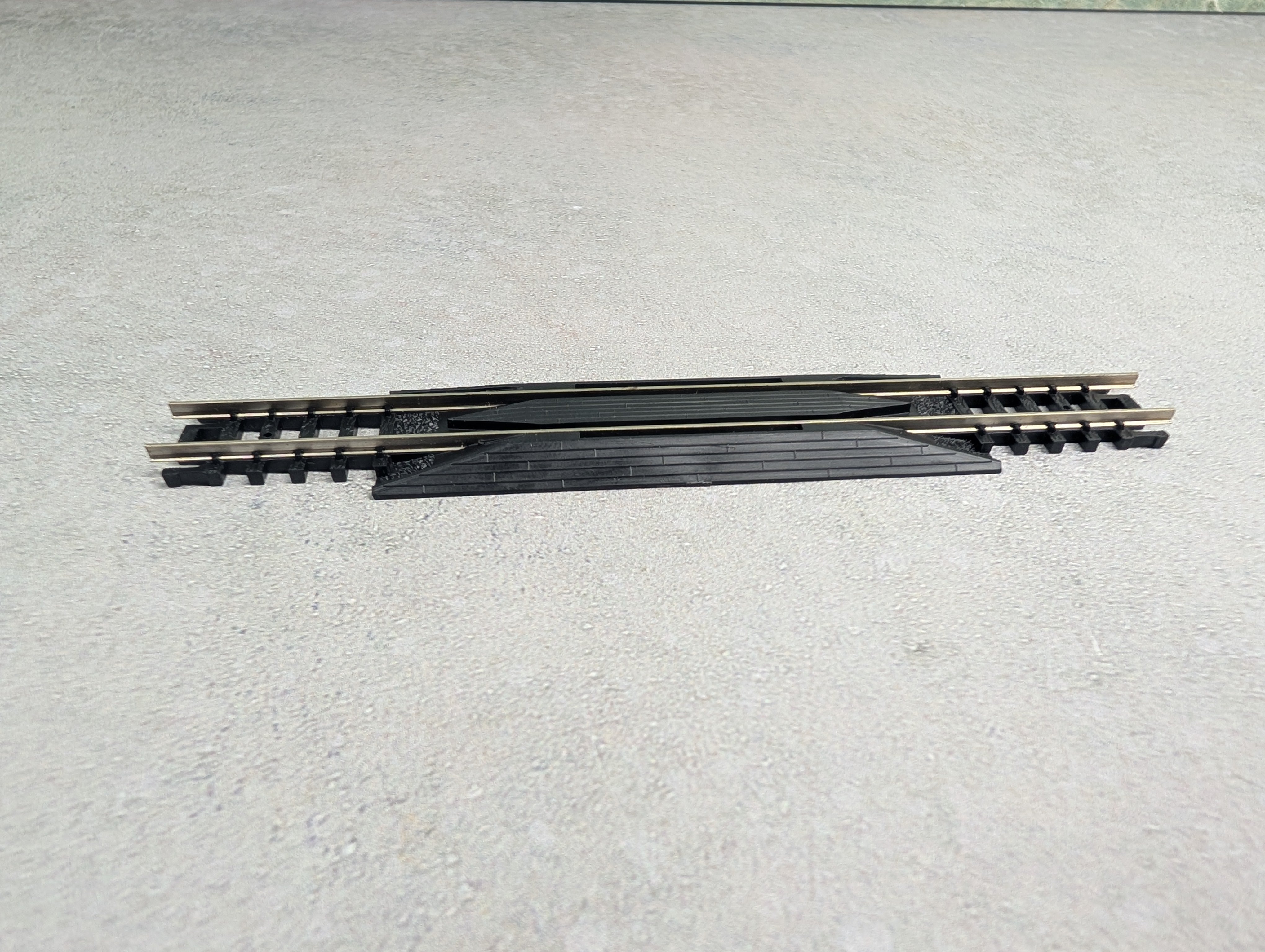 USED Atlas 2532 N Scale Straight Rerailer - Code 80