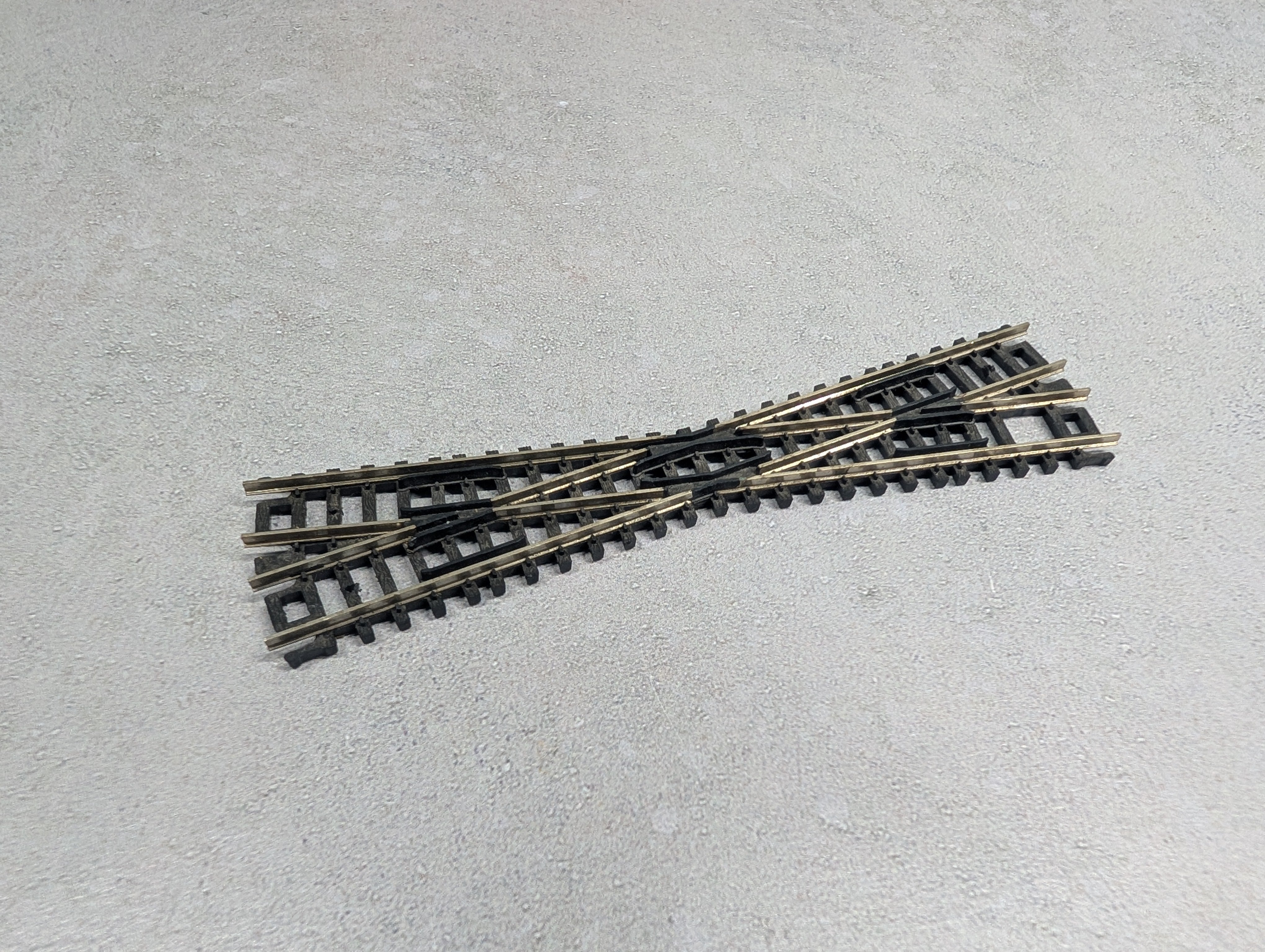USED Atlas 2565 N Scale 20 Degree Crossing - Code 80