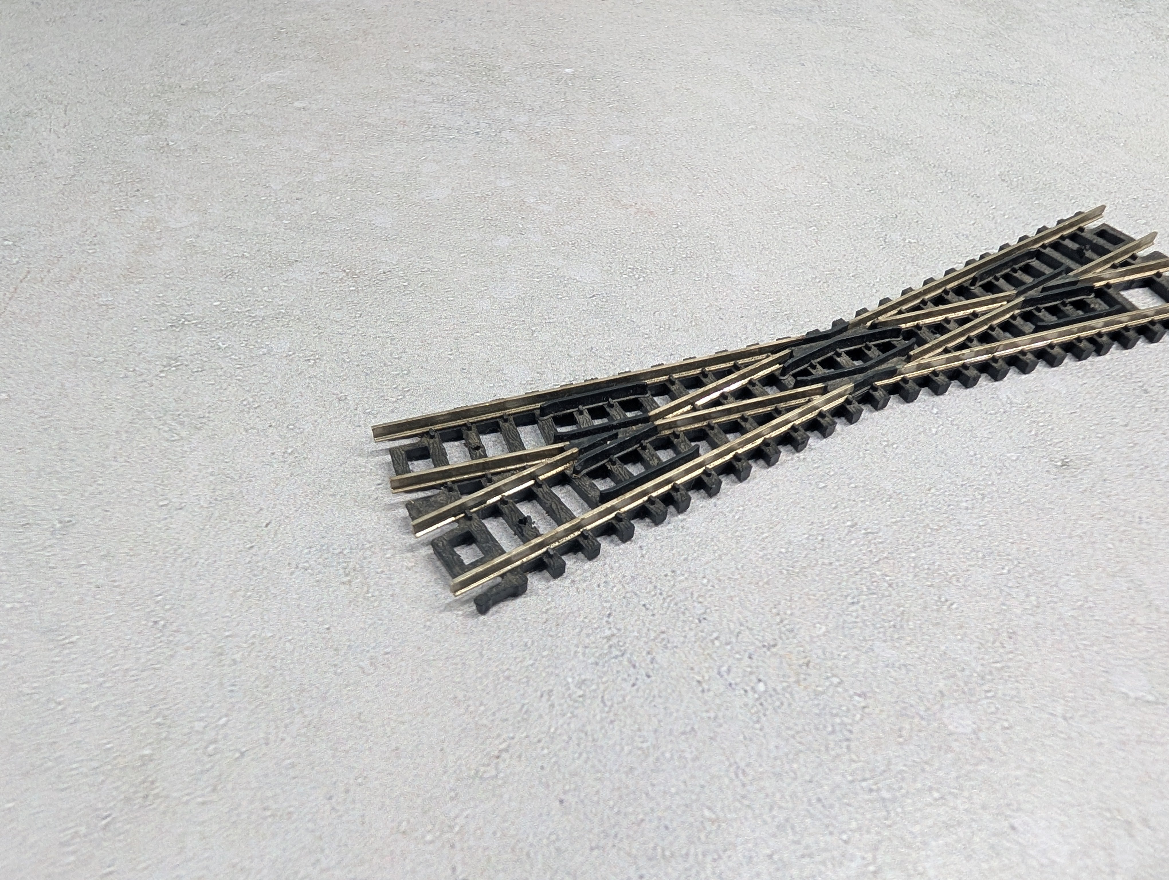 USED Atlas 2565 N Scale 20 Degree Crossing - Code 80