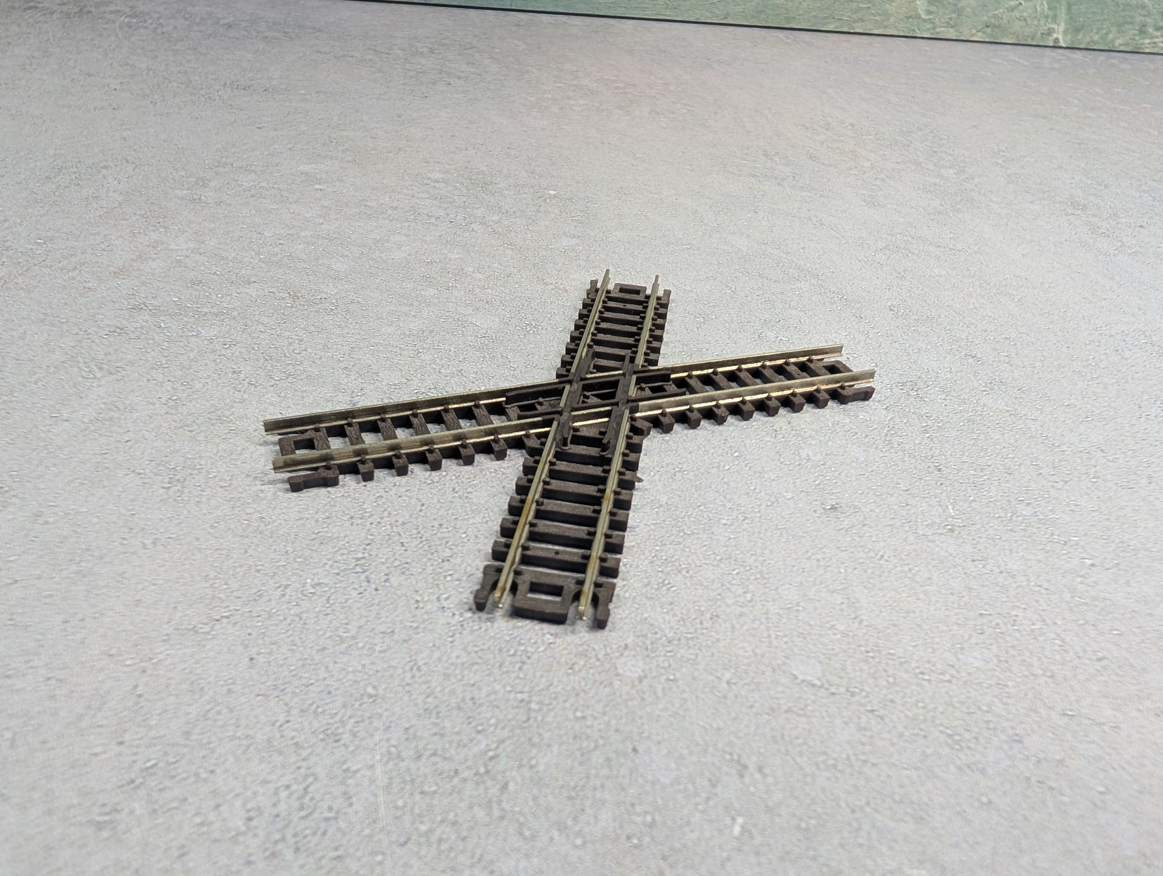USED Atlas N Scale 60 Degree Crossing - Code 80