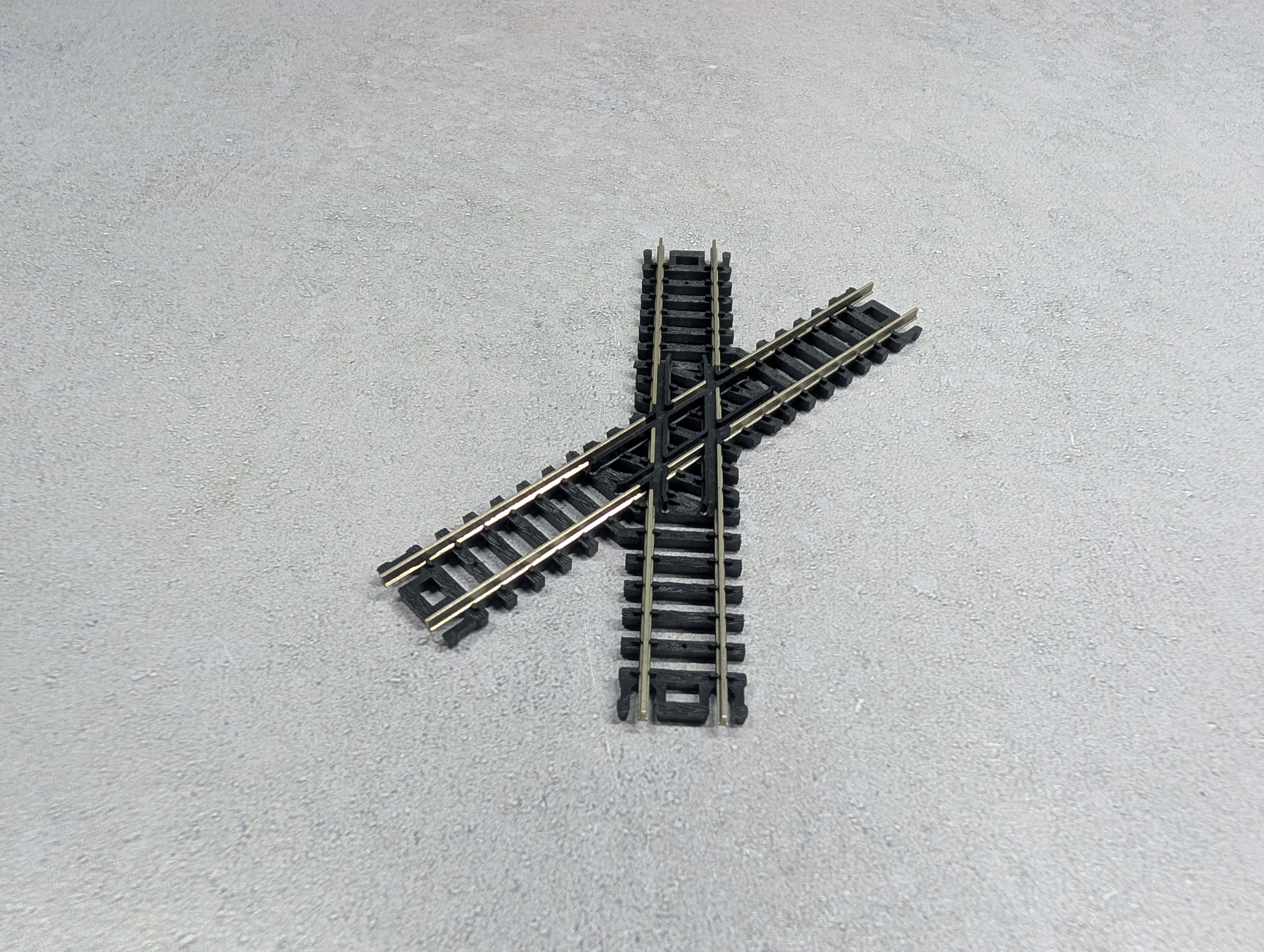 USED Atlas N Scale 45 Degree Crossing - Code 80