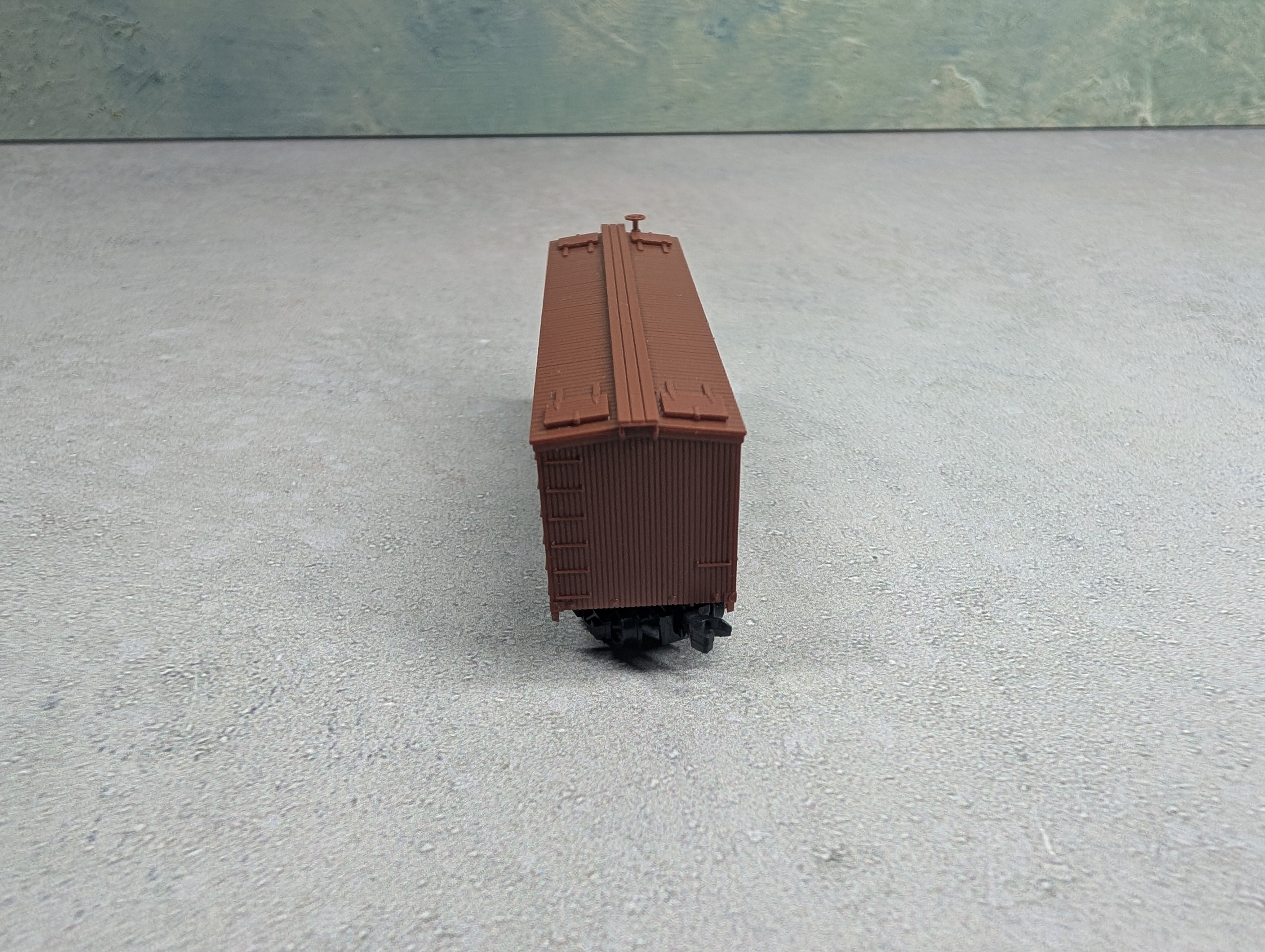 USED N Scale Wooden Box Car Johnson Farms JFX #611 Maple Syrup, Knuckle Couplers