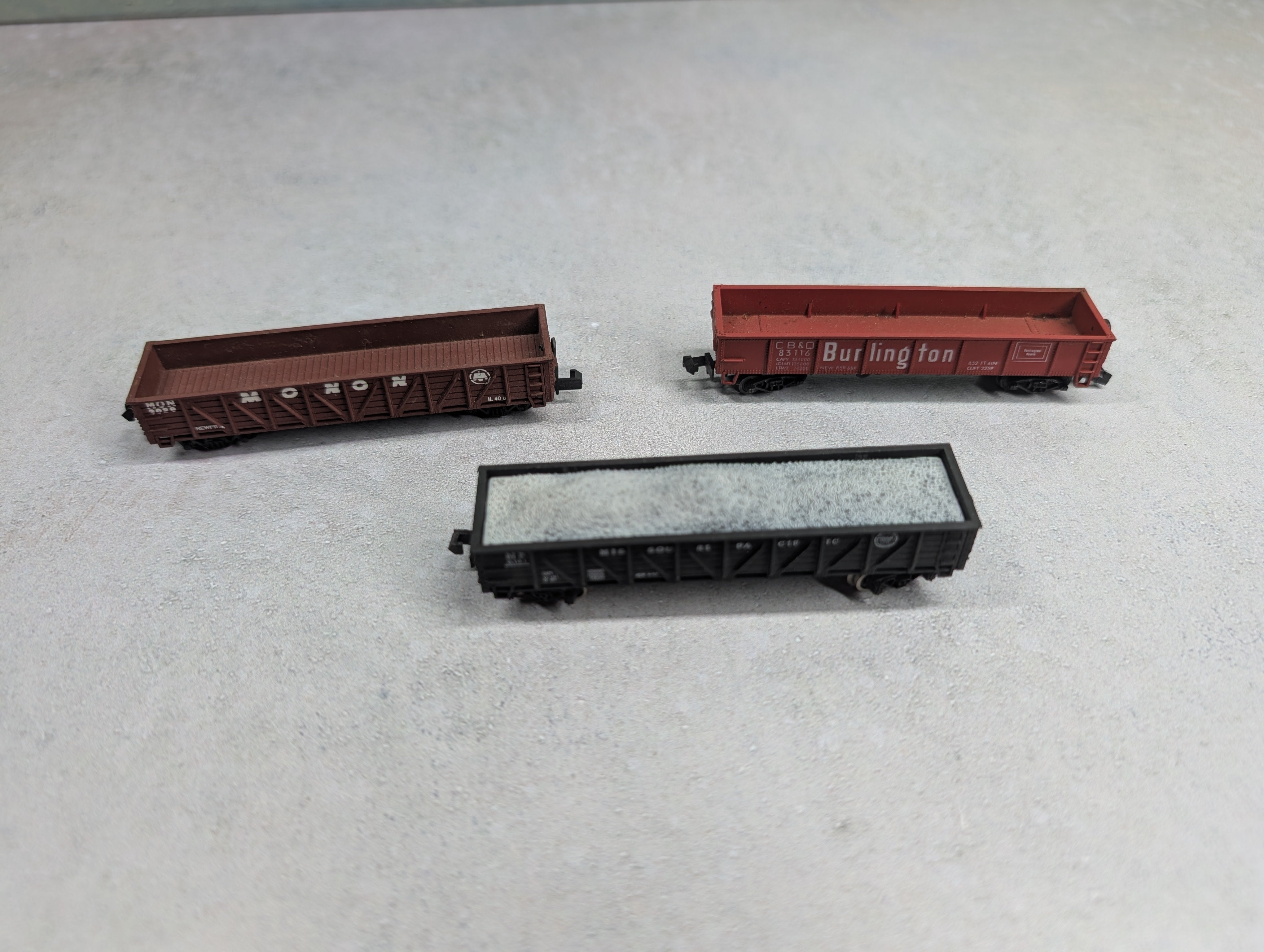 USED N Scale Gondola Burlington, Missouri Pacific, Monon (3 pcs)