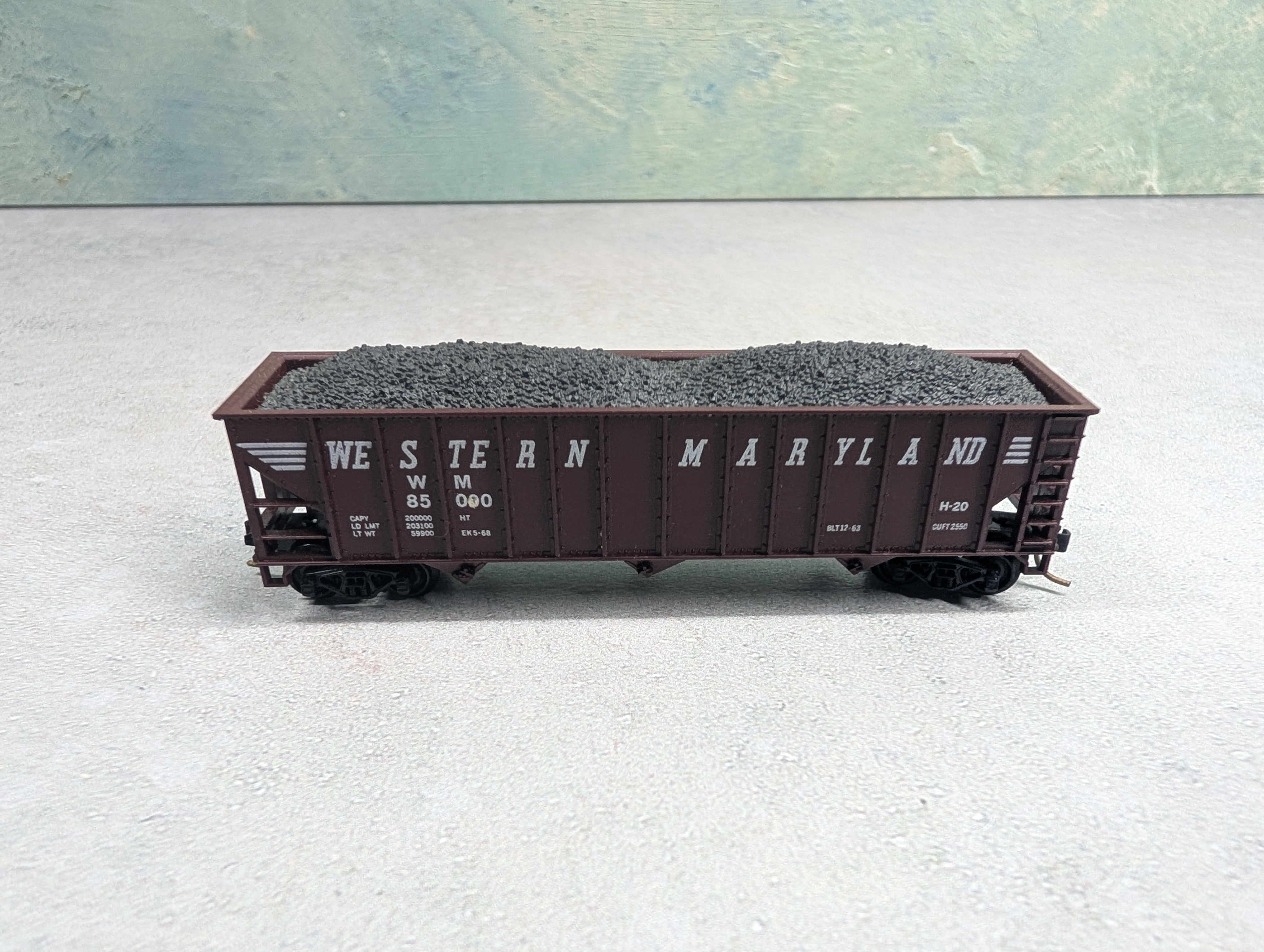 USED Atlas N Scale 2 Bay Open Hopper w/ Coal Load Western Maryland WM #85090 Knuckle Couplers