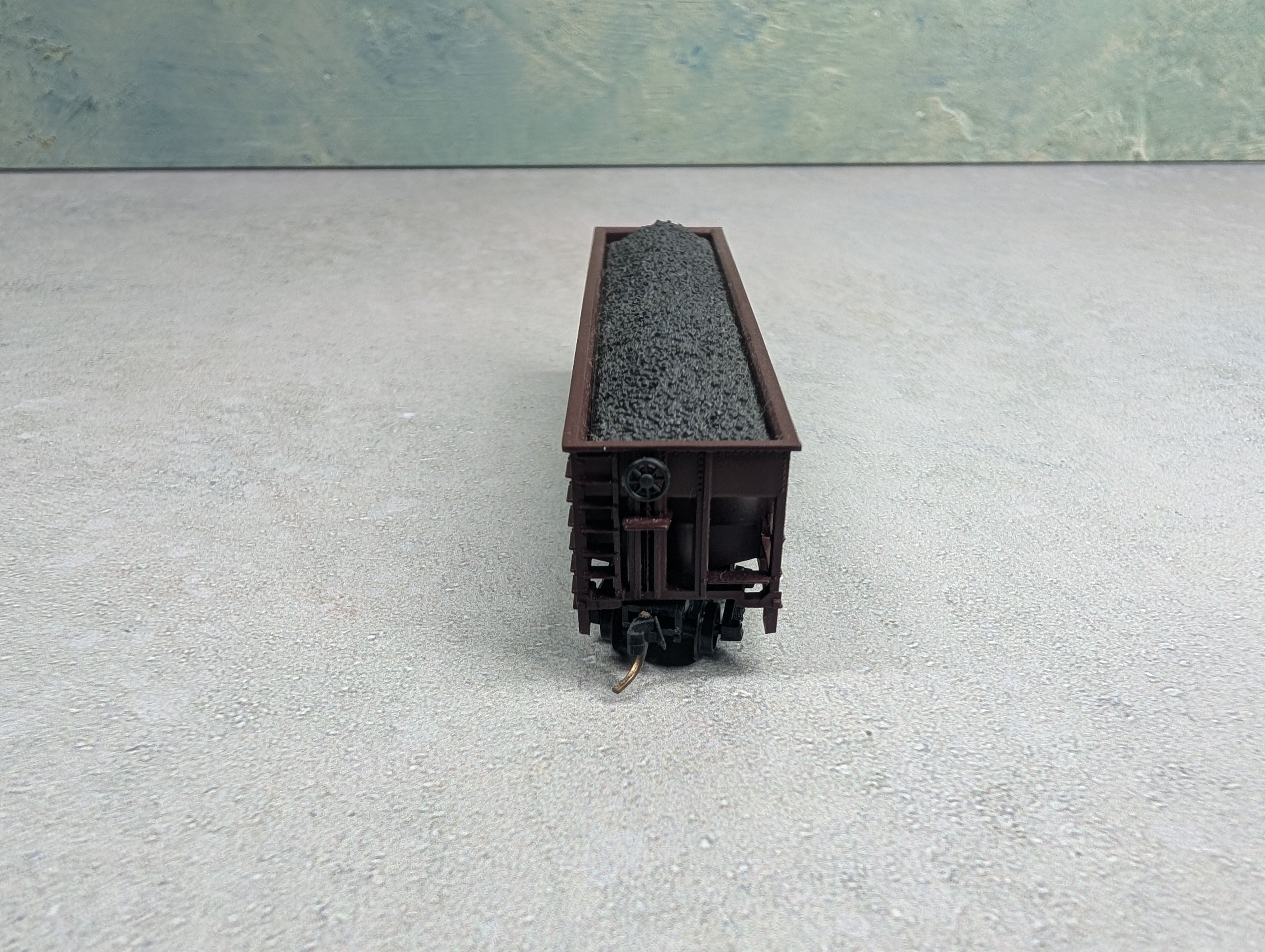 USED Atlas N Scale 2 Bay Open Hopper w/ Coal Load Western Maryland WM #85090 Knuckle Couplers