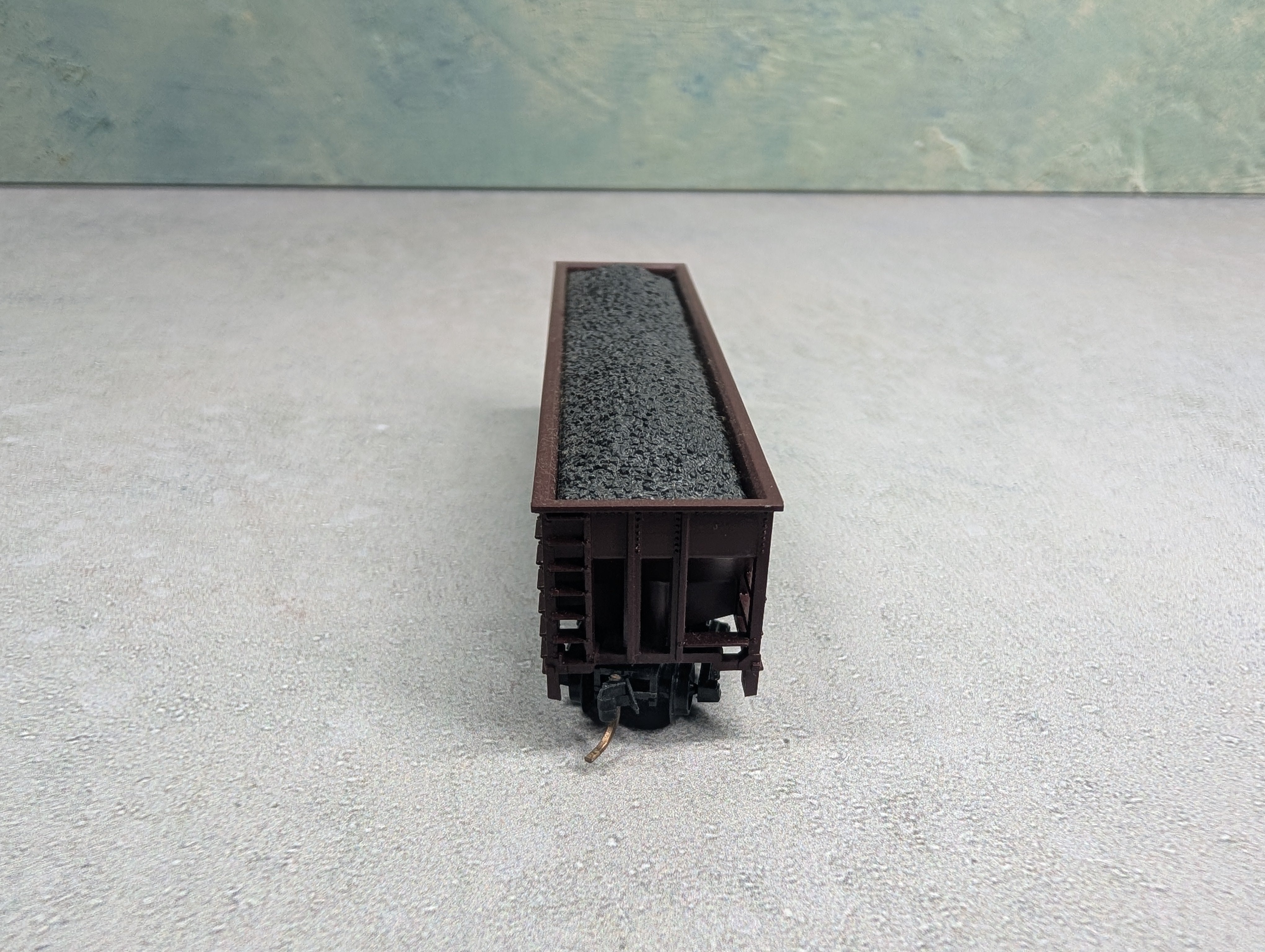 USED Atlas N Scale 2 Bay Open Hopper w/ Coal Load Western Maryland WM #85090 Knuckle Couplers