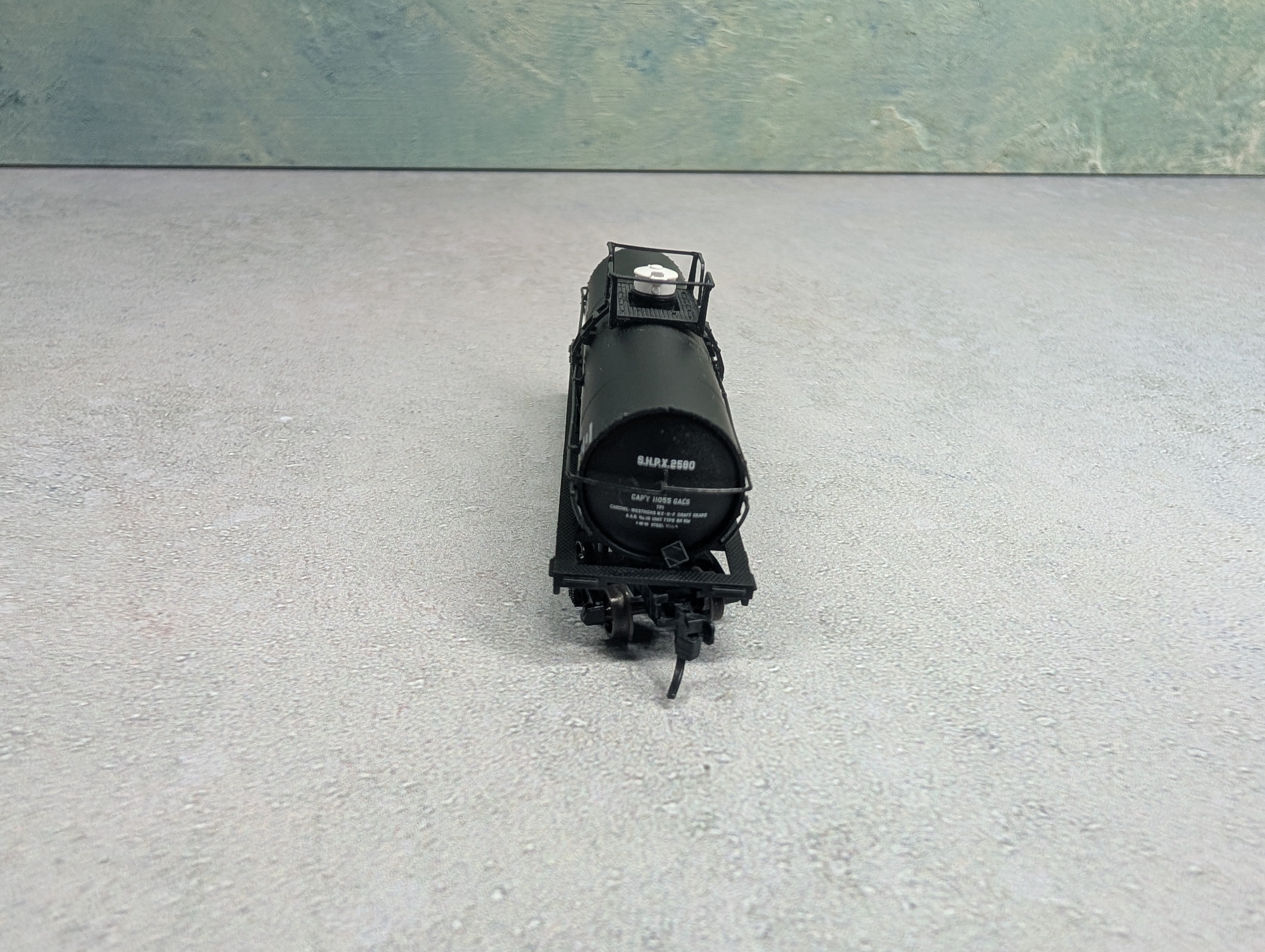 USED Atlas N Scale Tank Car Shippers Car Line SHPX #2580 Knuckle Couplers