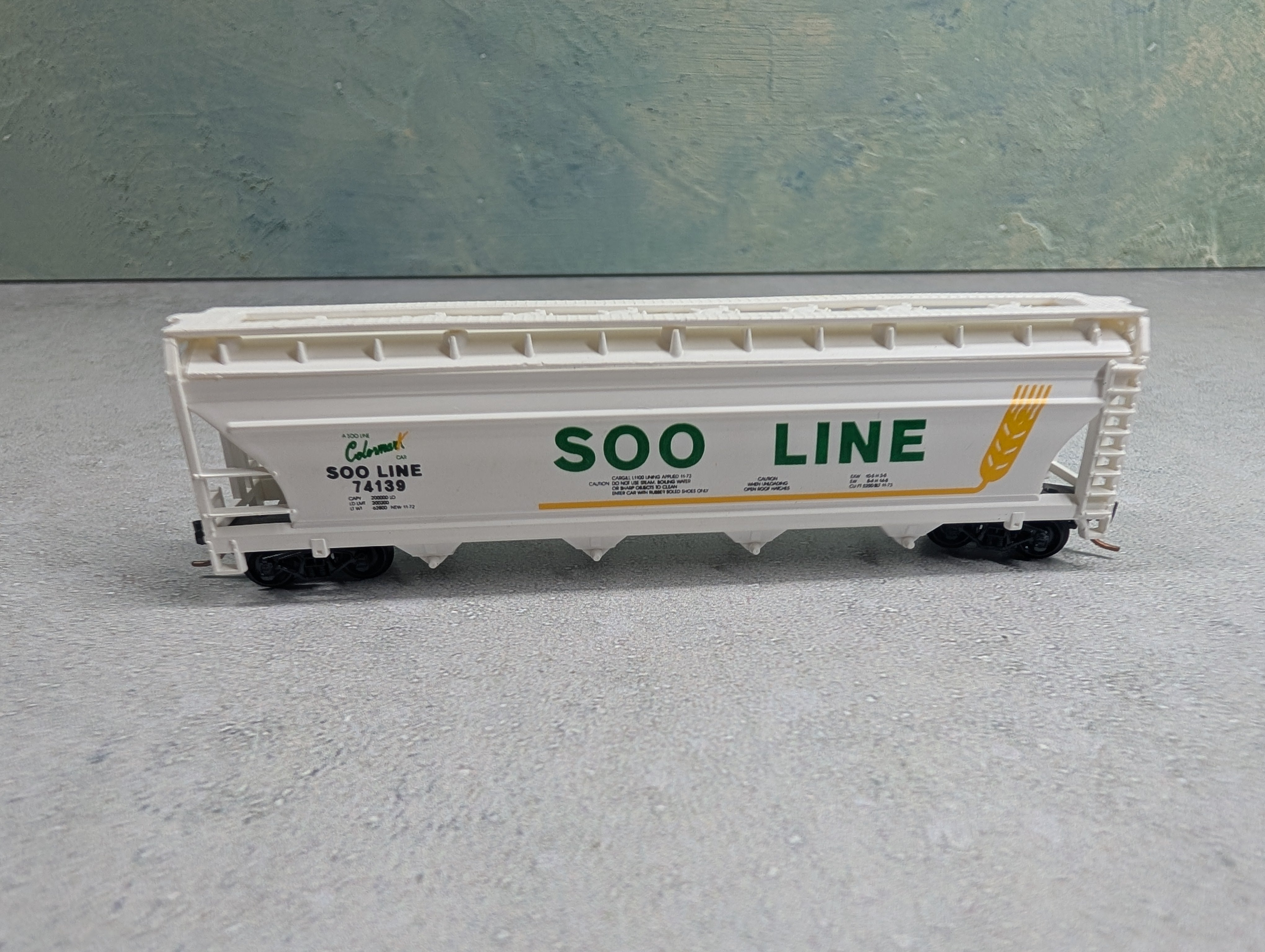 USED N Scale Cylindrical Hopper SOO Line #74139 Knuckle Couplers