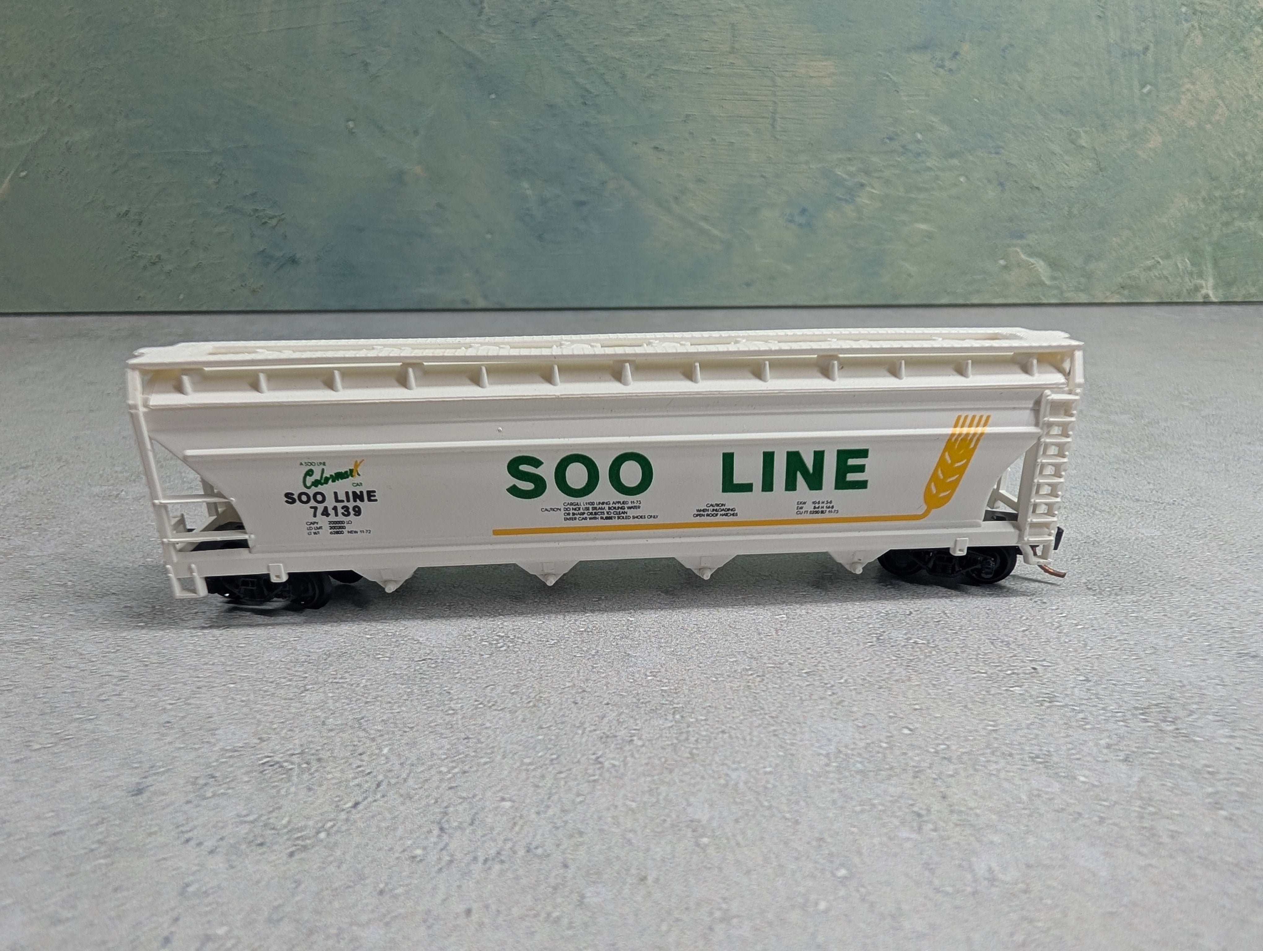 USED N Scale Cylindrical Hopper SOO Line #74139 Knuckle Couplers