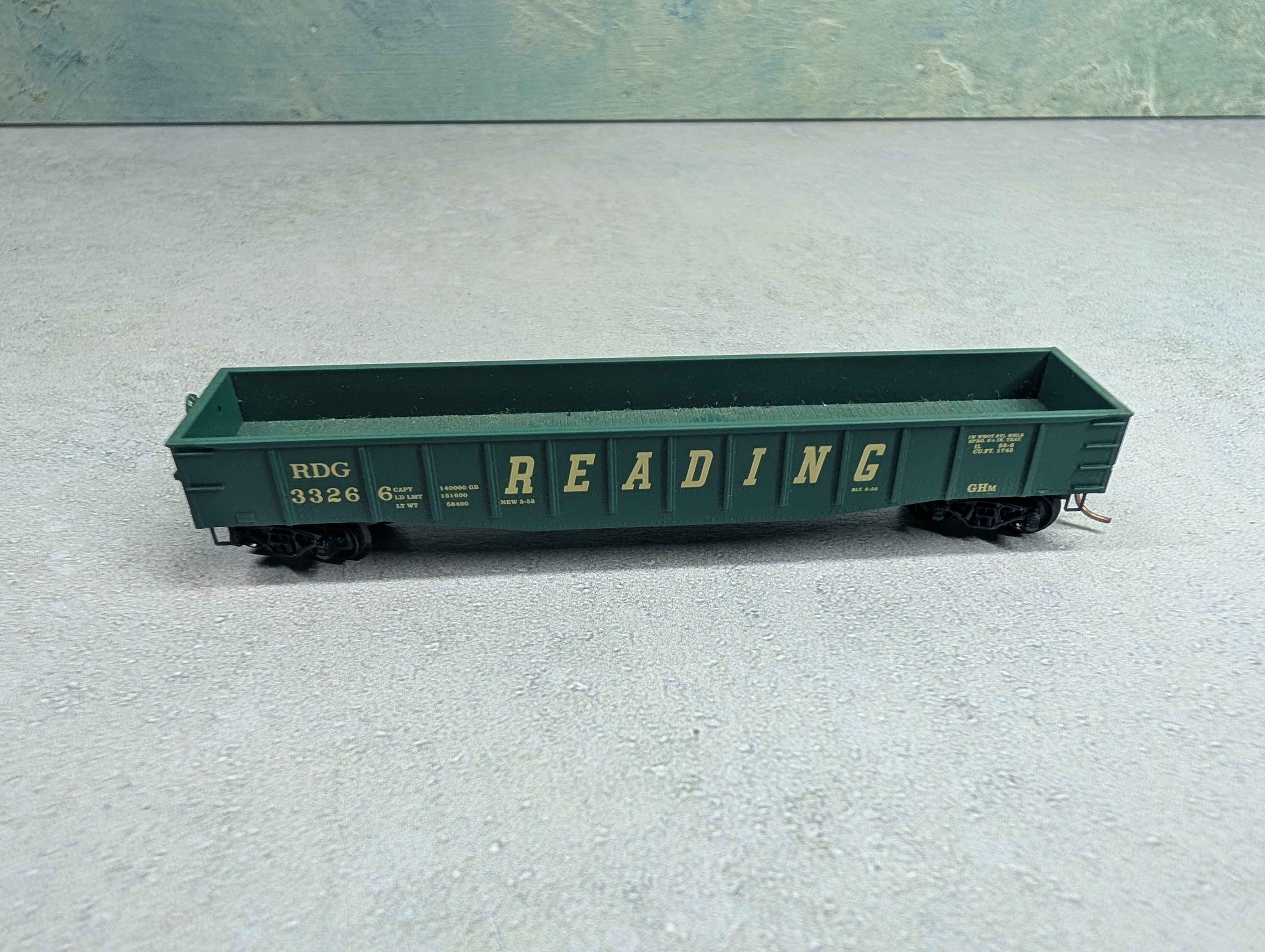 USED Micro-Trains N Scale Gondola Reading RDG #33266 Knuckle Couplers