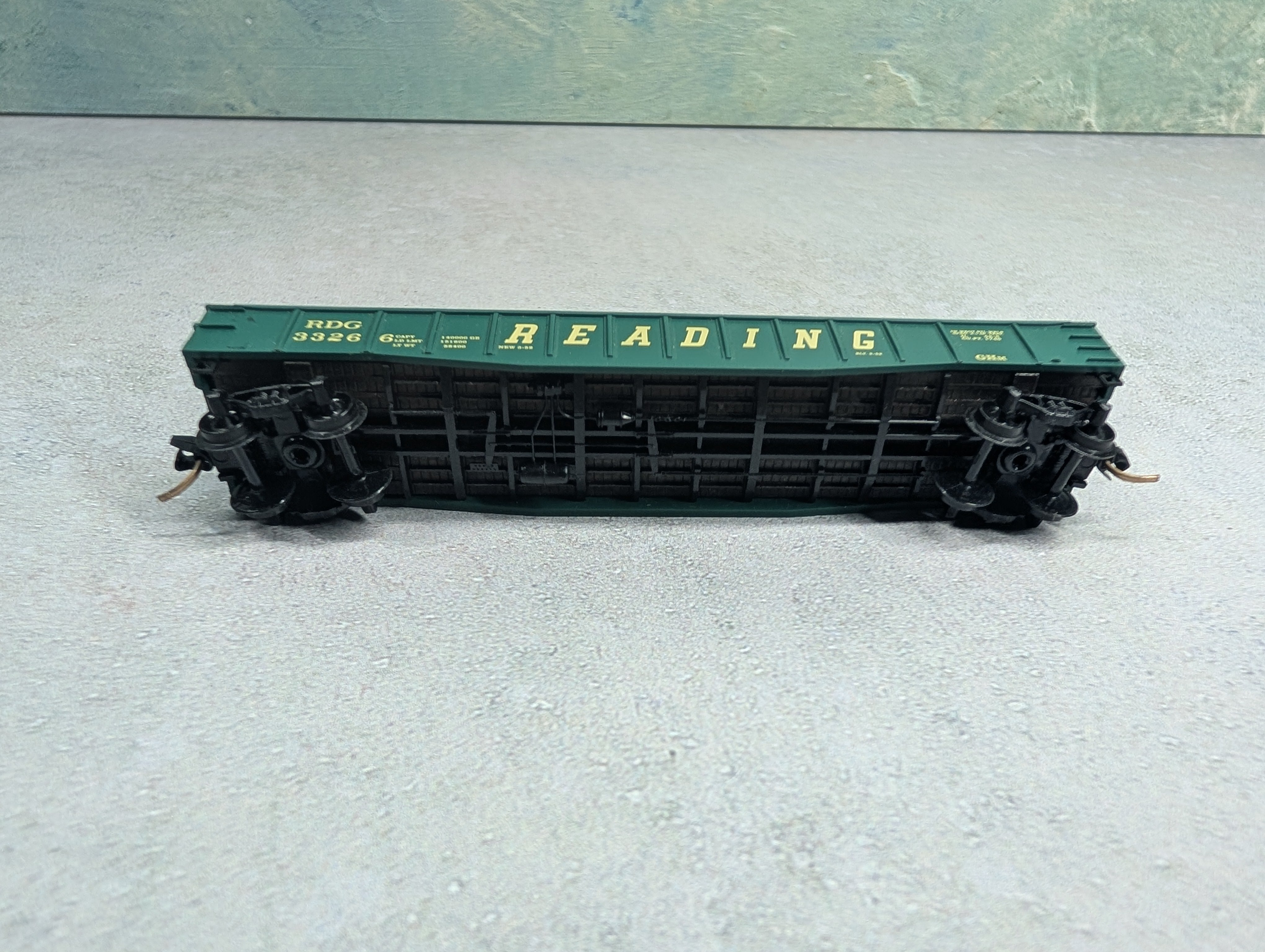 USED Micro-Trains N Scale Gondola Reading RDG #33266 Knuckle Couplers