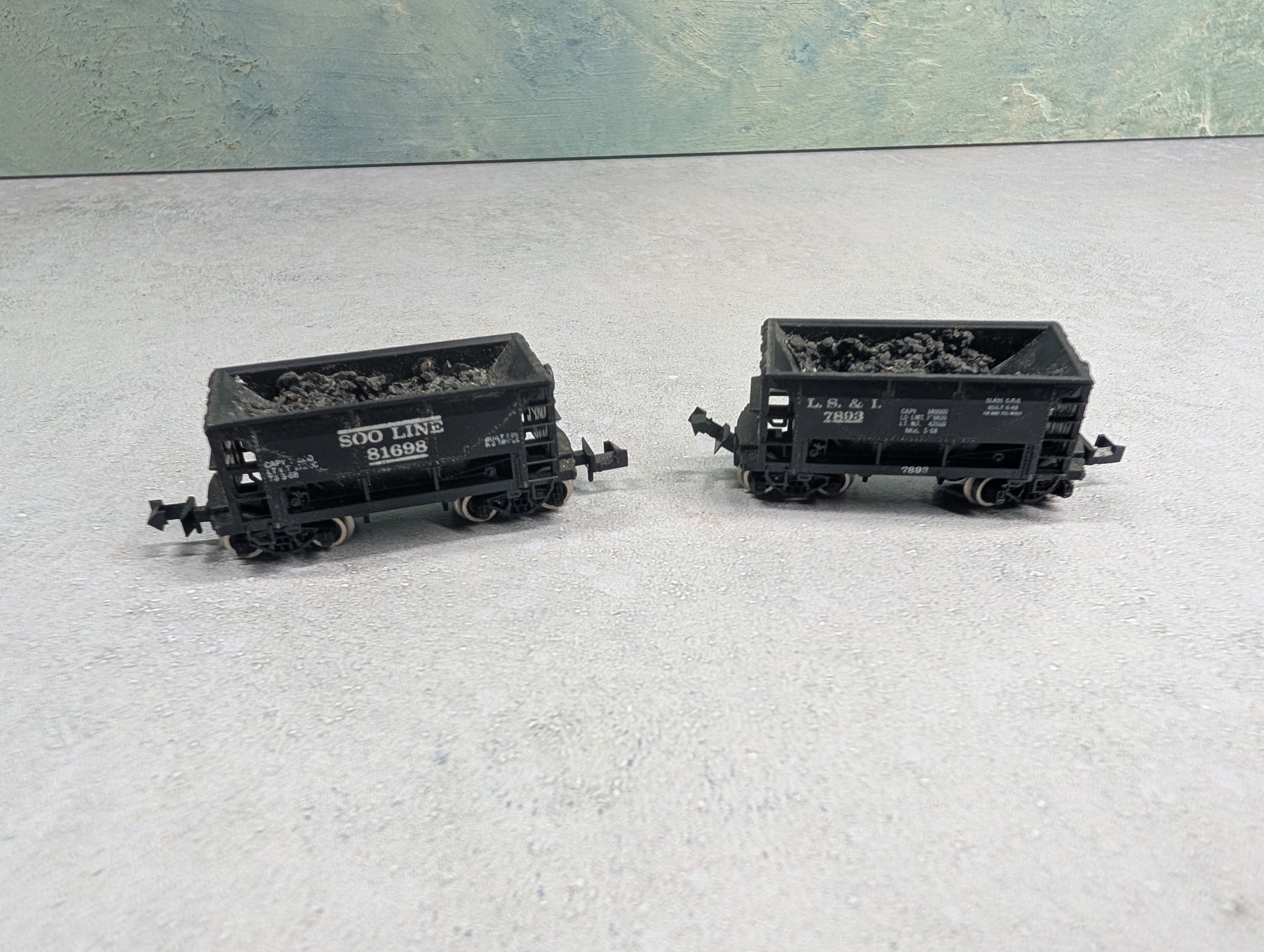 USED Atlas N Scale Ore Cars LS&I & SOO Line (2 pcs)