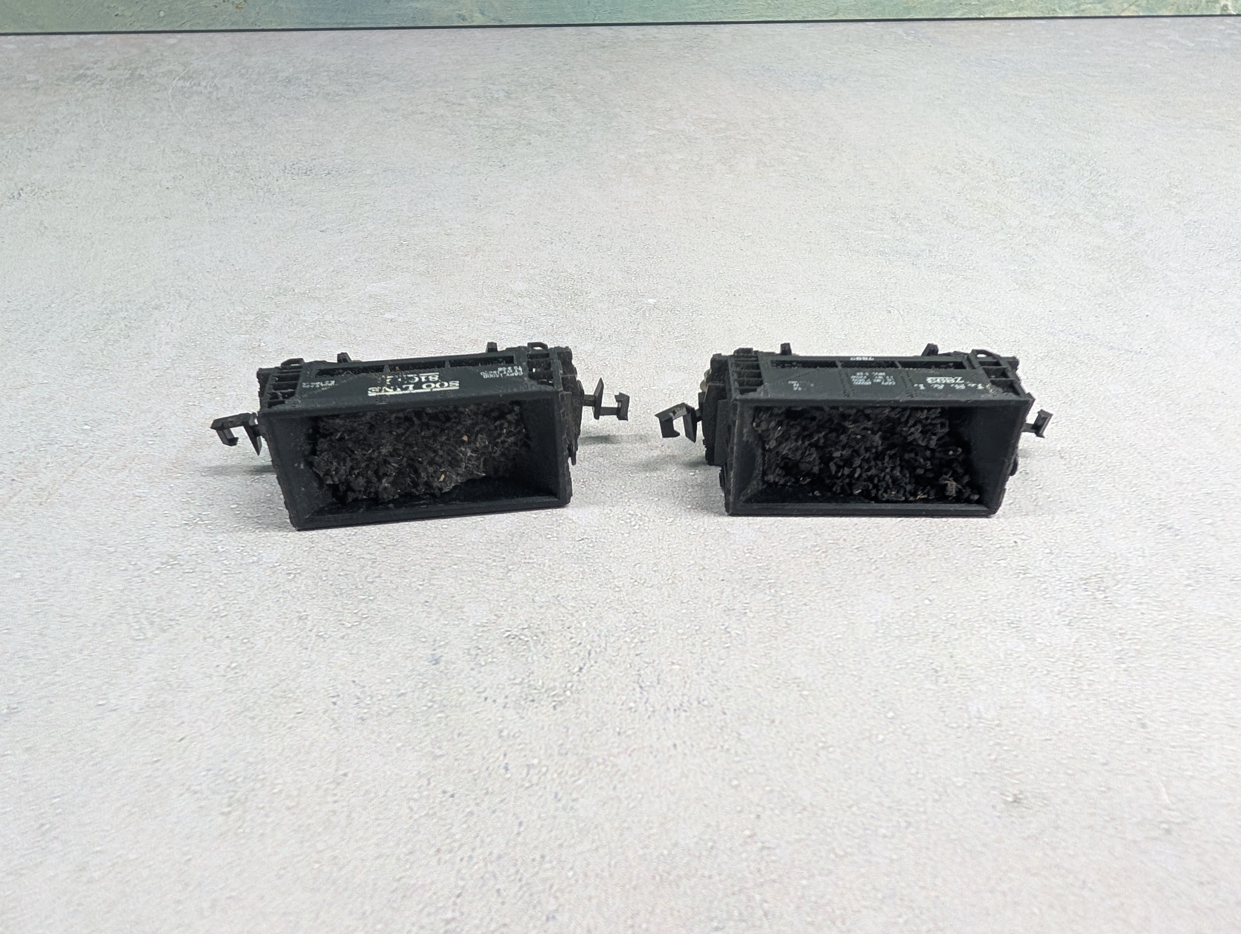 USED Atlas N Scale Ore Cars LS&I & SOO Line (2 pcs)