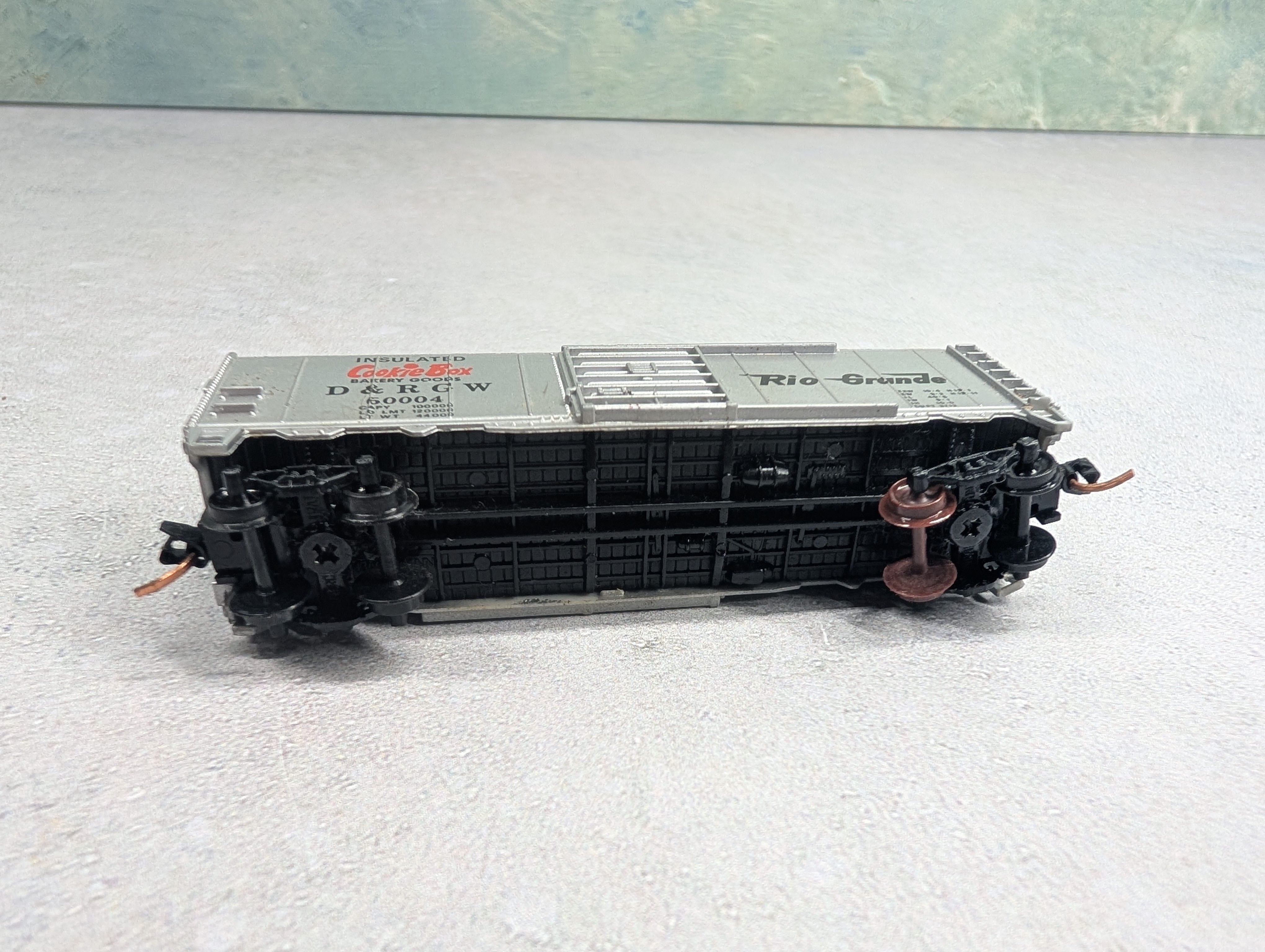 USED Bachmann N Scale Box Car Rio Grande D&RGW #60004 Cookie Box, Knuckle Couplers
