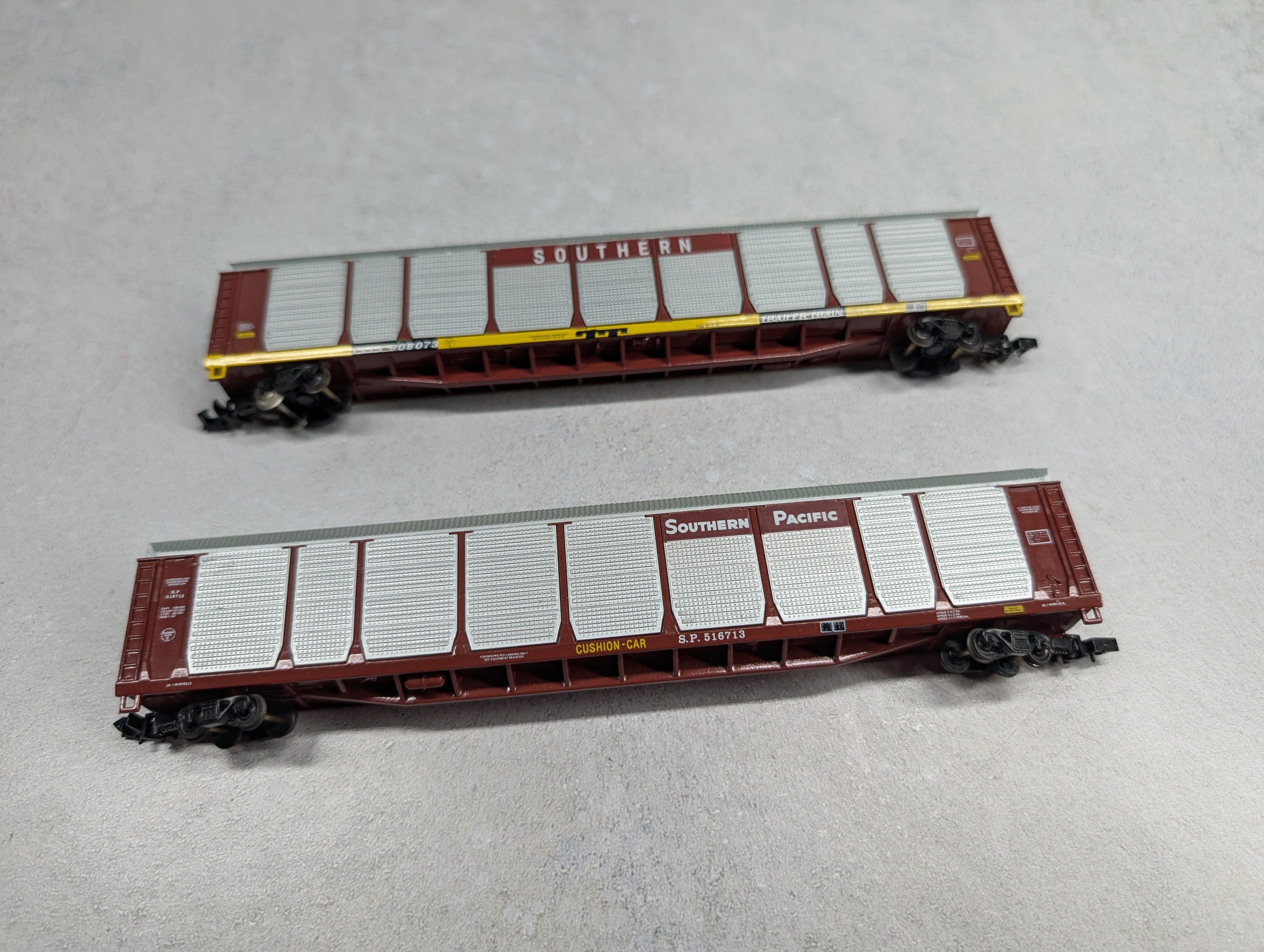 USED Con-Cor N Scale Tri-Level Auro Rack Southern & SP (2 pcs)