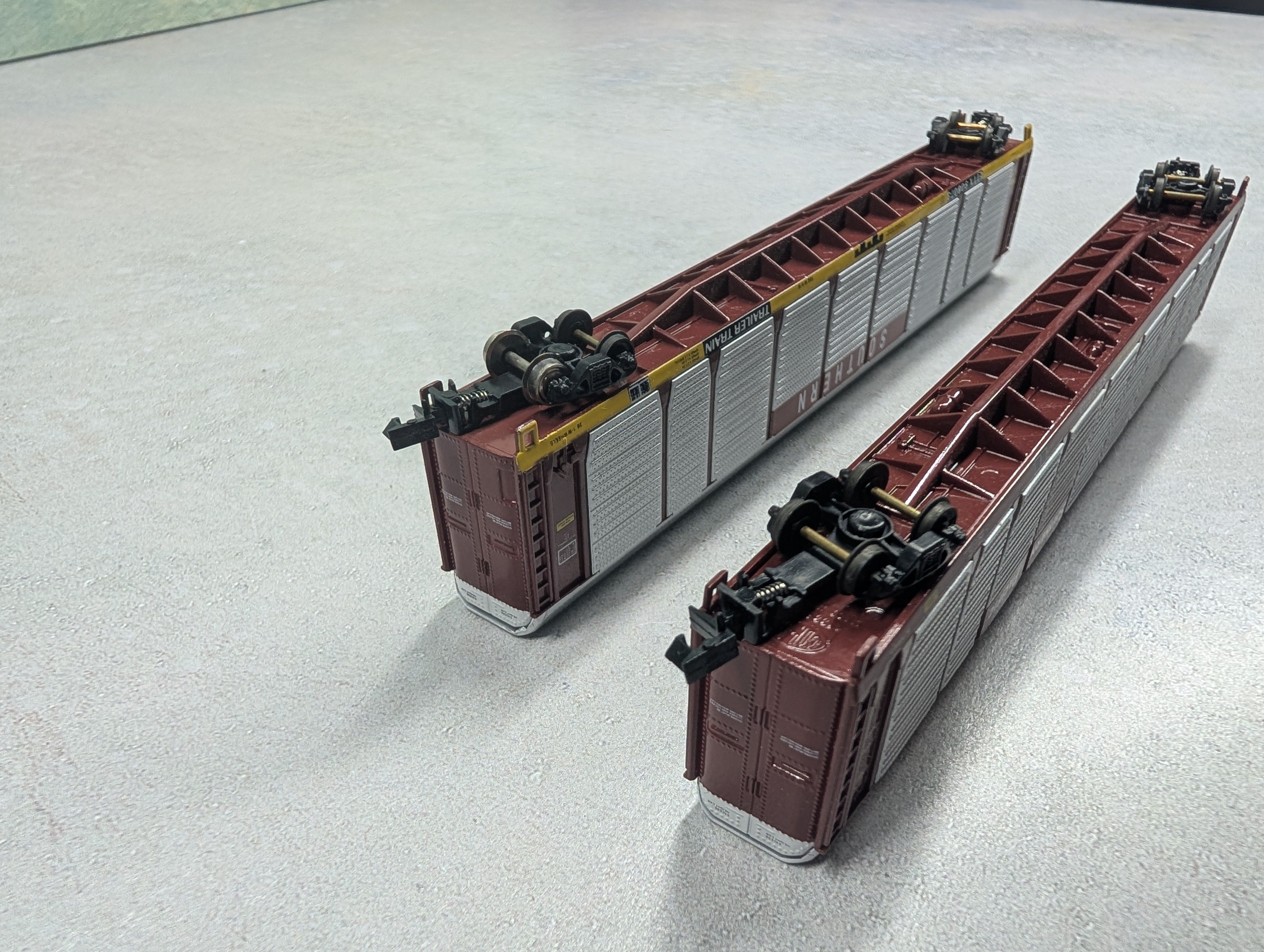 USED Con-Cor N Scale Tri-Level Auro Rack Southern & SP (2 pcs)