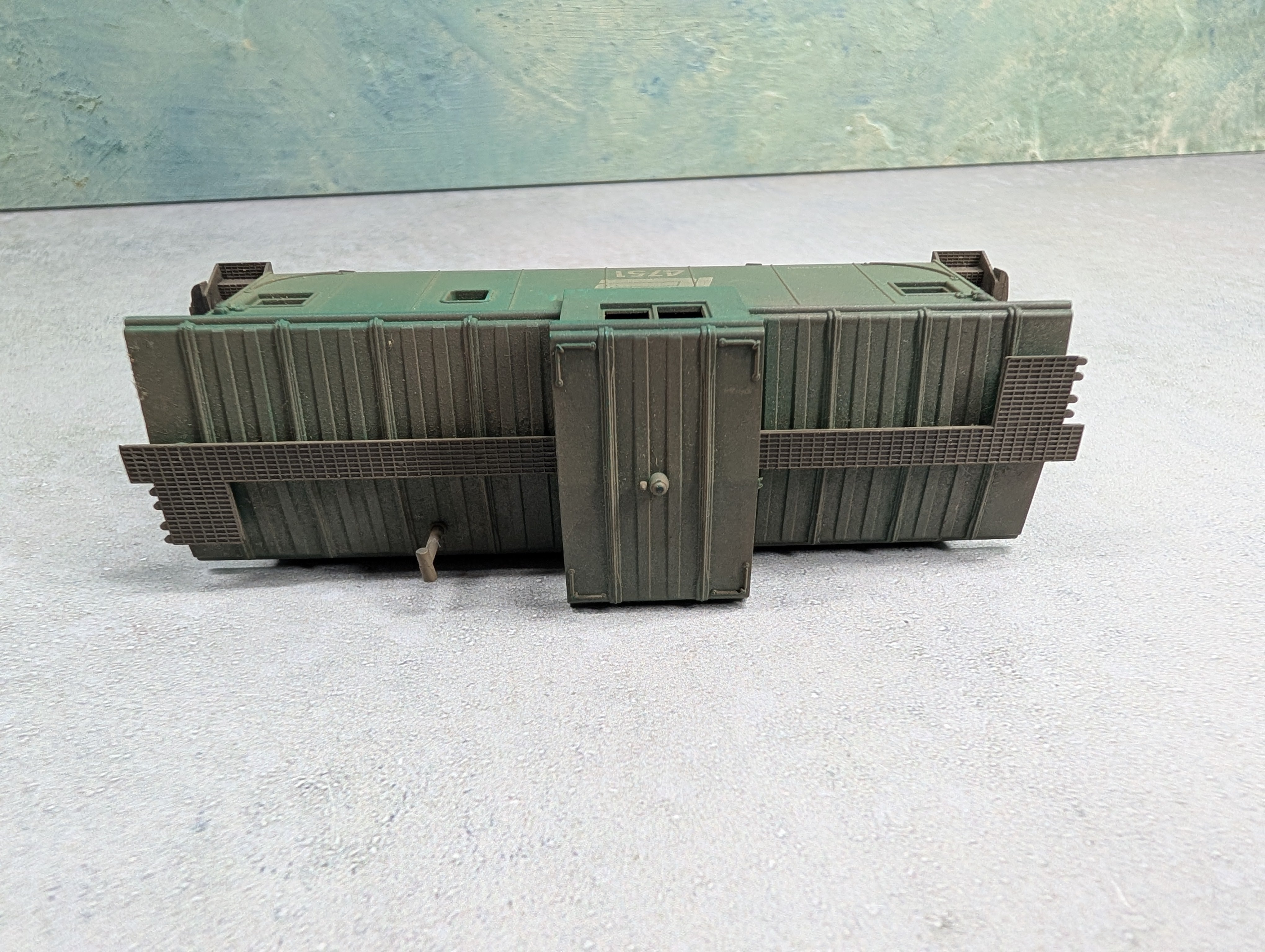 USED HO Scale Caboose Penn Central PC #4751 Weathered