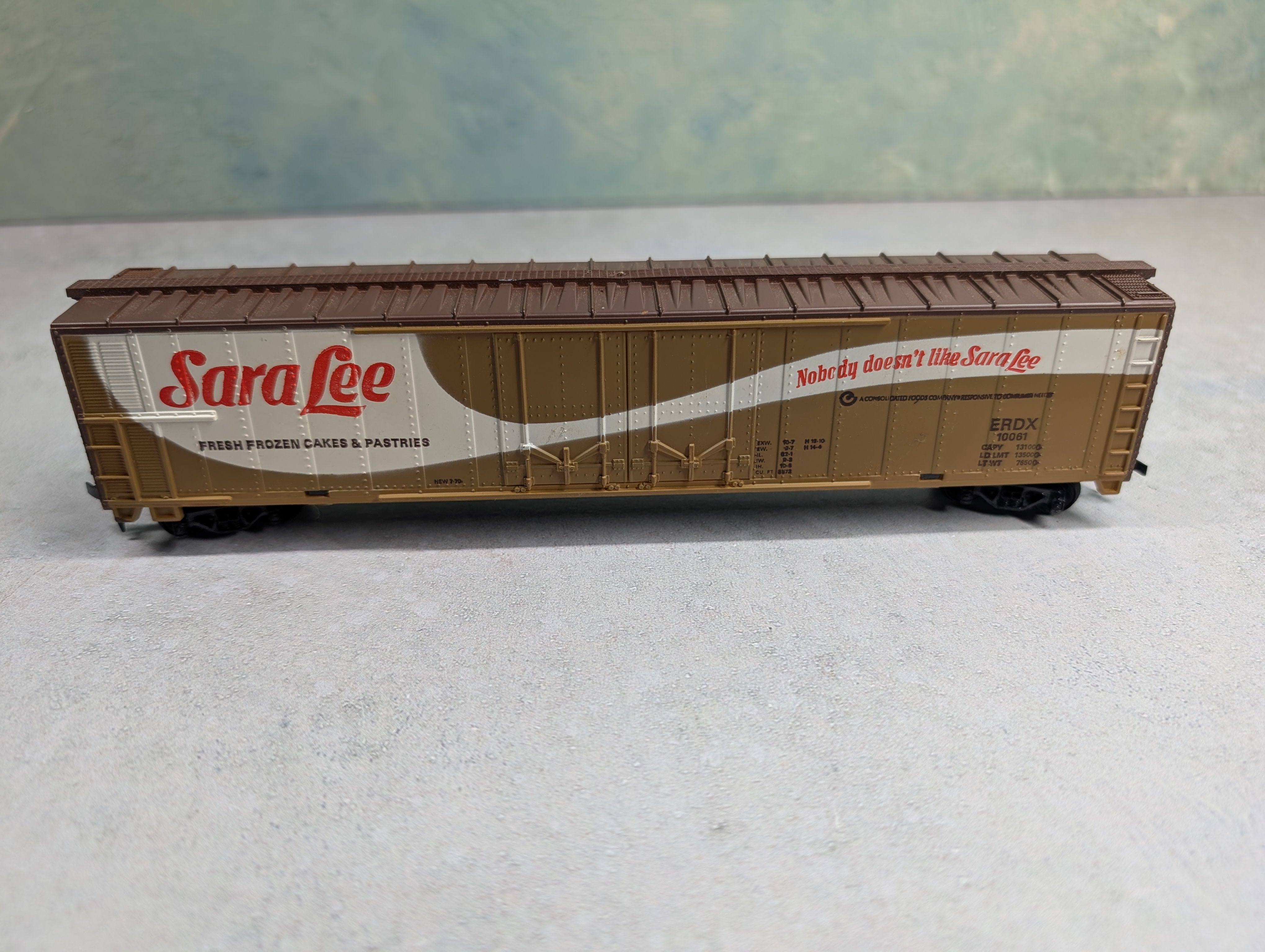 USED Tyco HO Scale 60' Billboard Box Car Sara Lee ERDX #10061