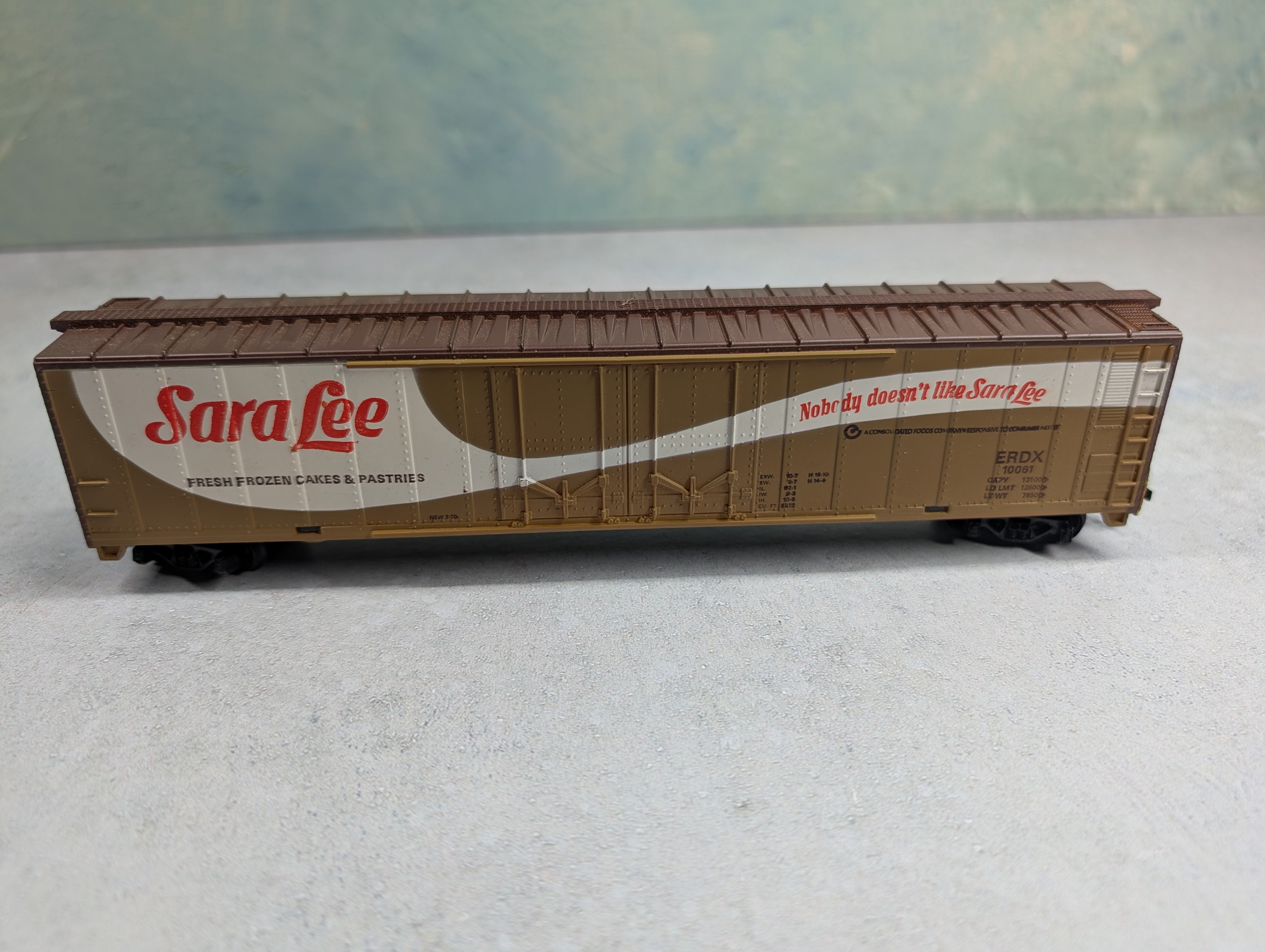 USED Tyco HO Scale 60' Billboard Box Car Sara Lee ERDX #10061