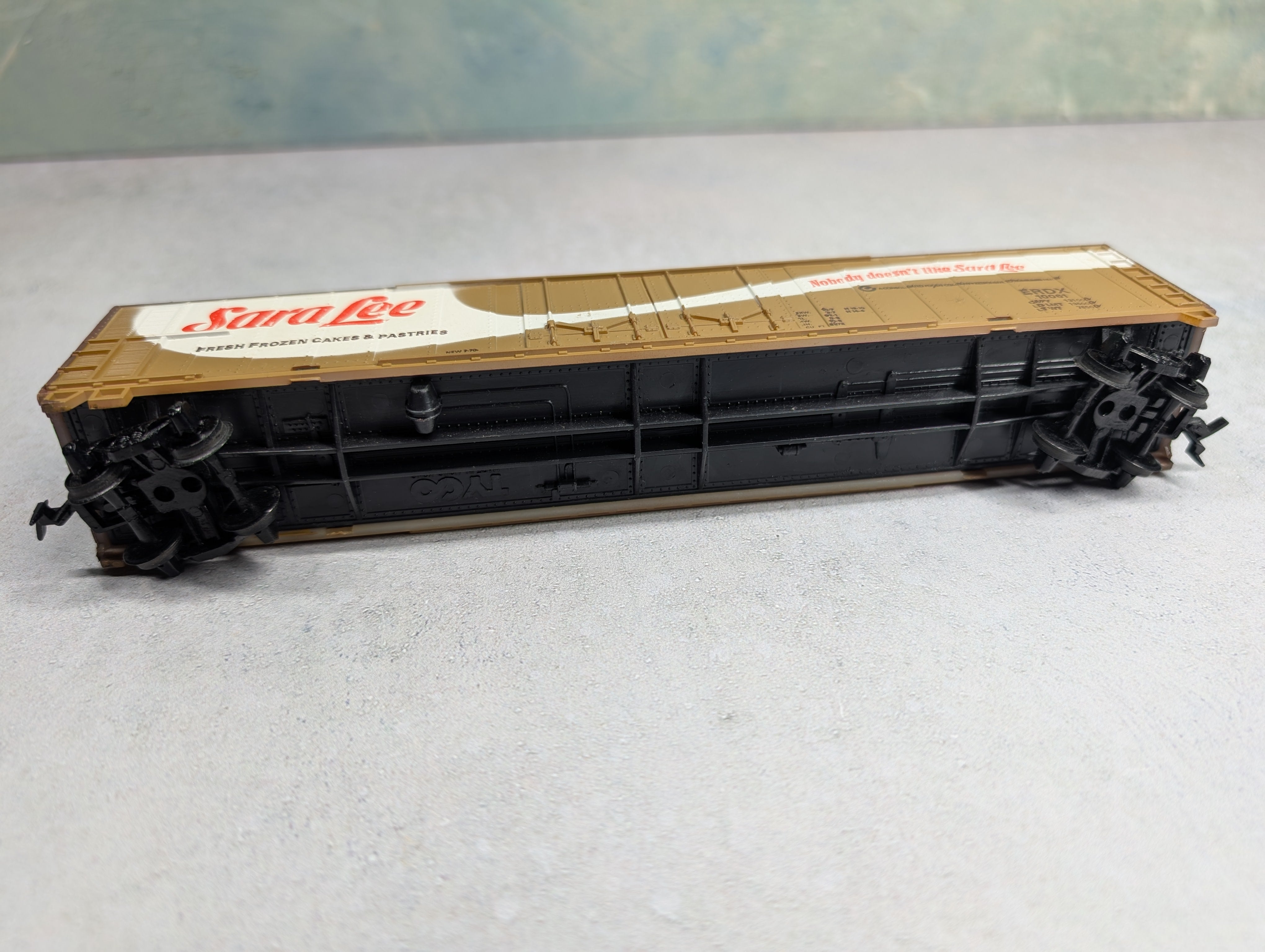 USED Tyco HO Scale 60' Billboard Box Car Sara Lee ERDX #10061