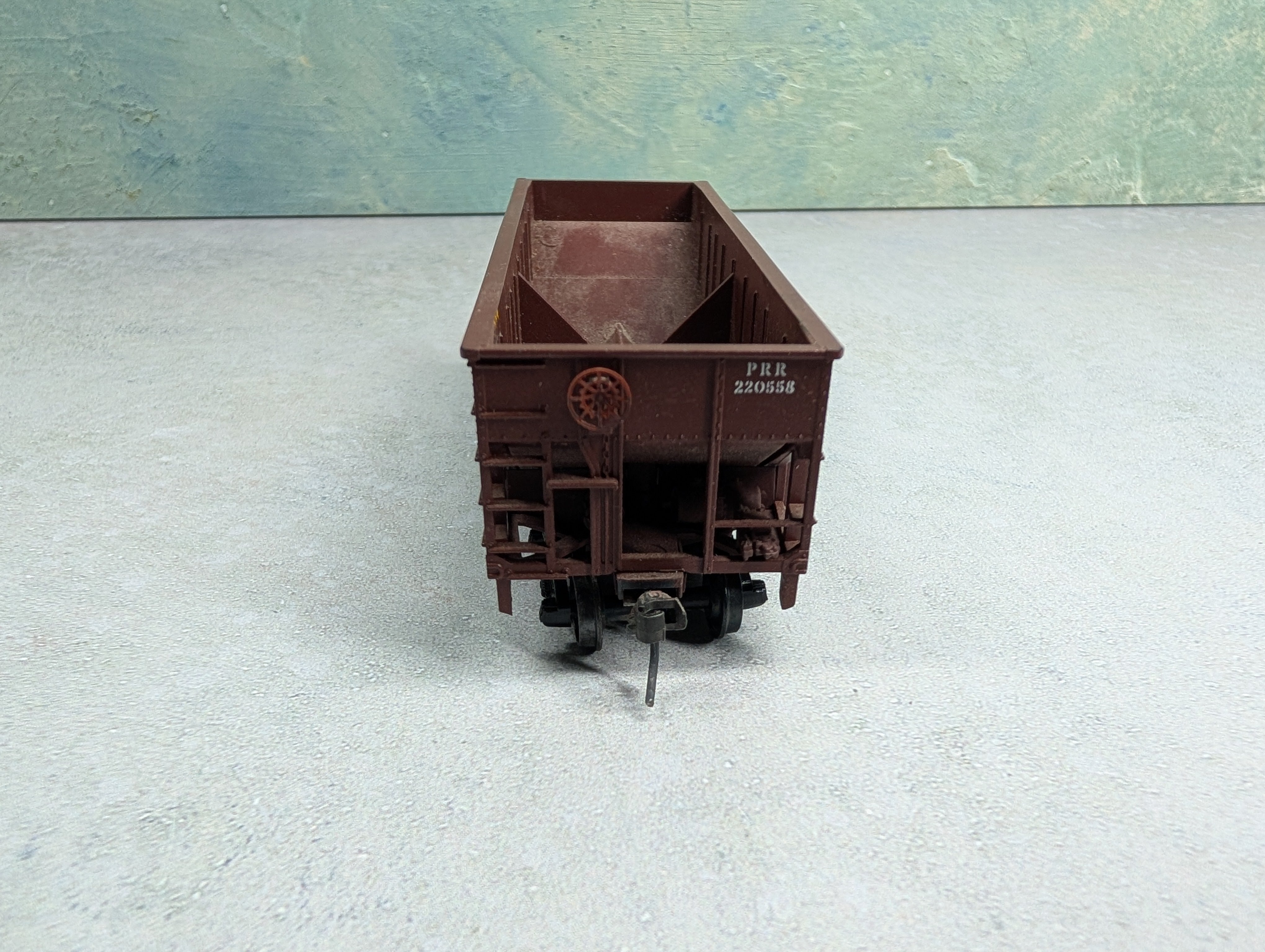 USED Athearn HO Scale 2 Bay Open Hopper Pennsylvania PRR #220558