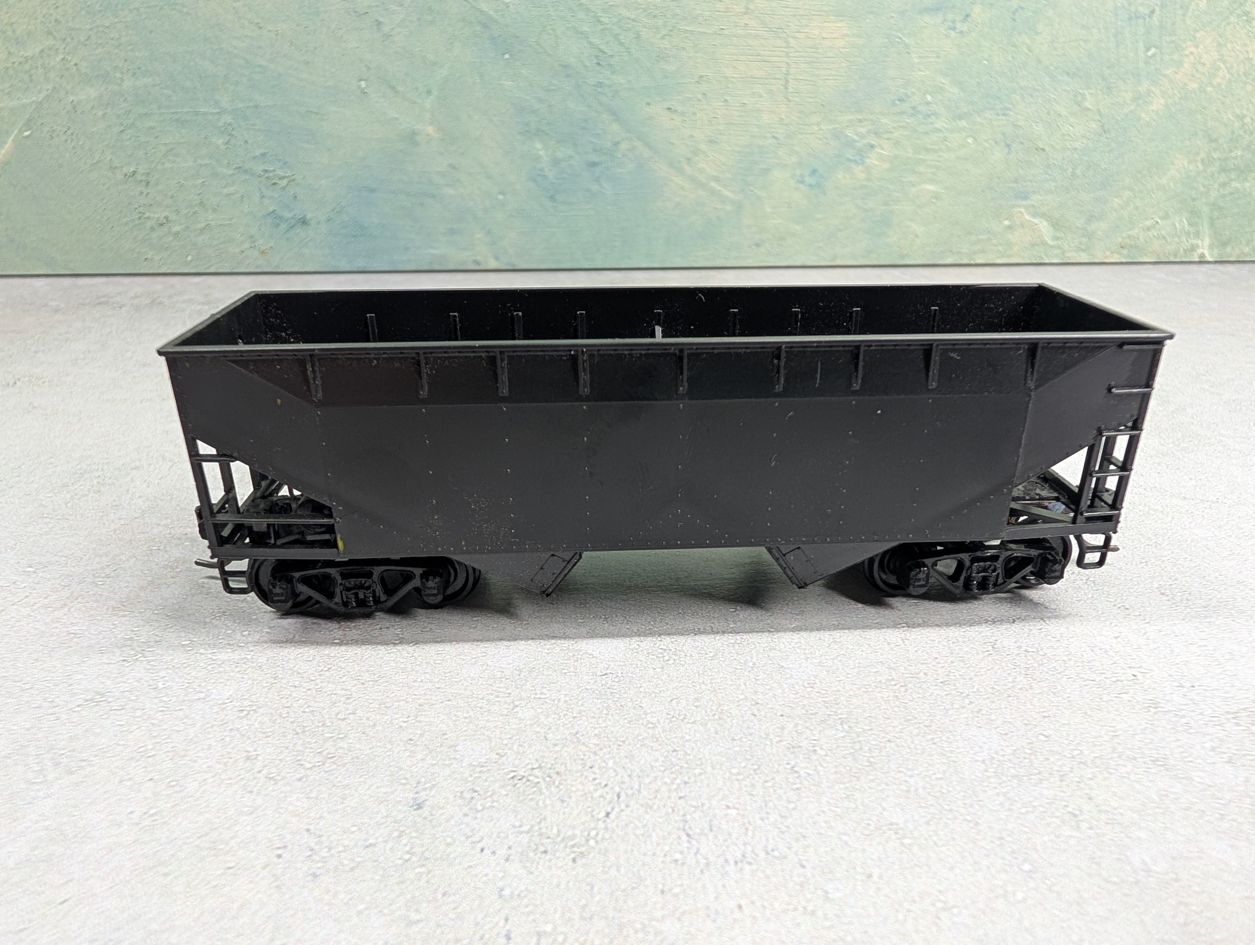 USED Athearn HO Scale 2 Bay Open Hopper Undecorated