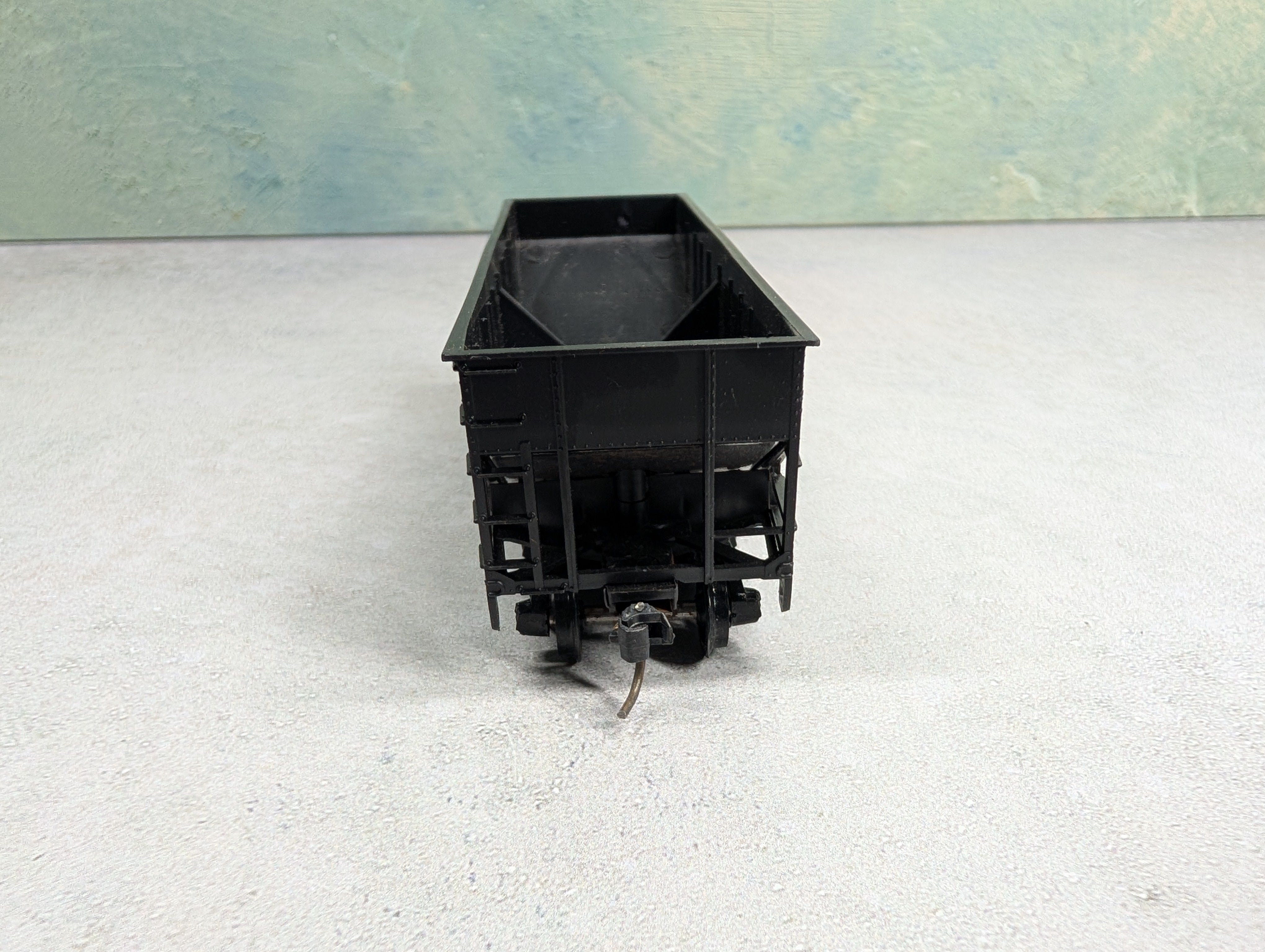 USED Athearn HO Scale 2 Bay Open Hopper Undecorated