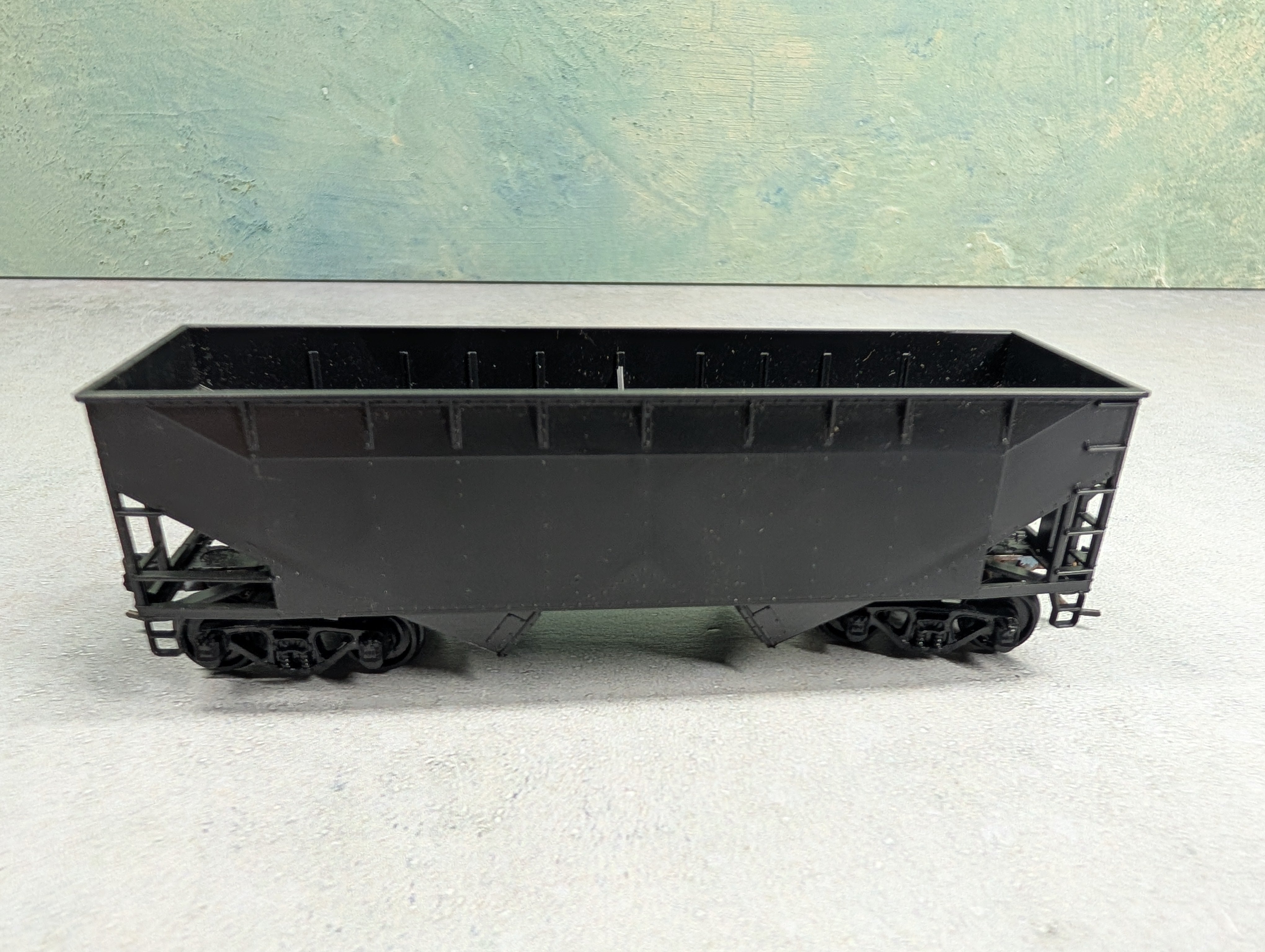 USED Athearn HO Scale 2 Bay Open Hopper Undecorated