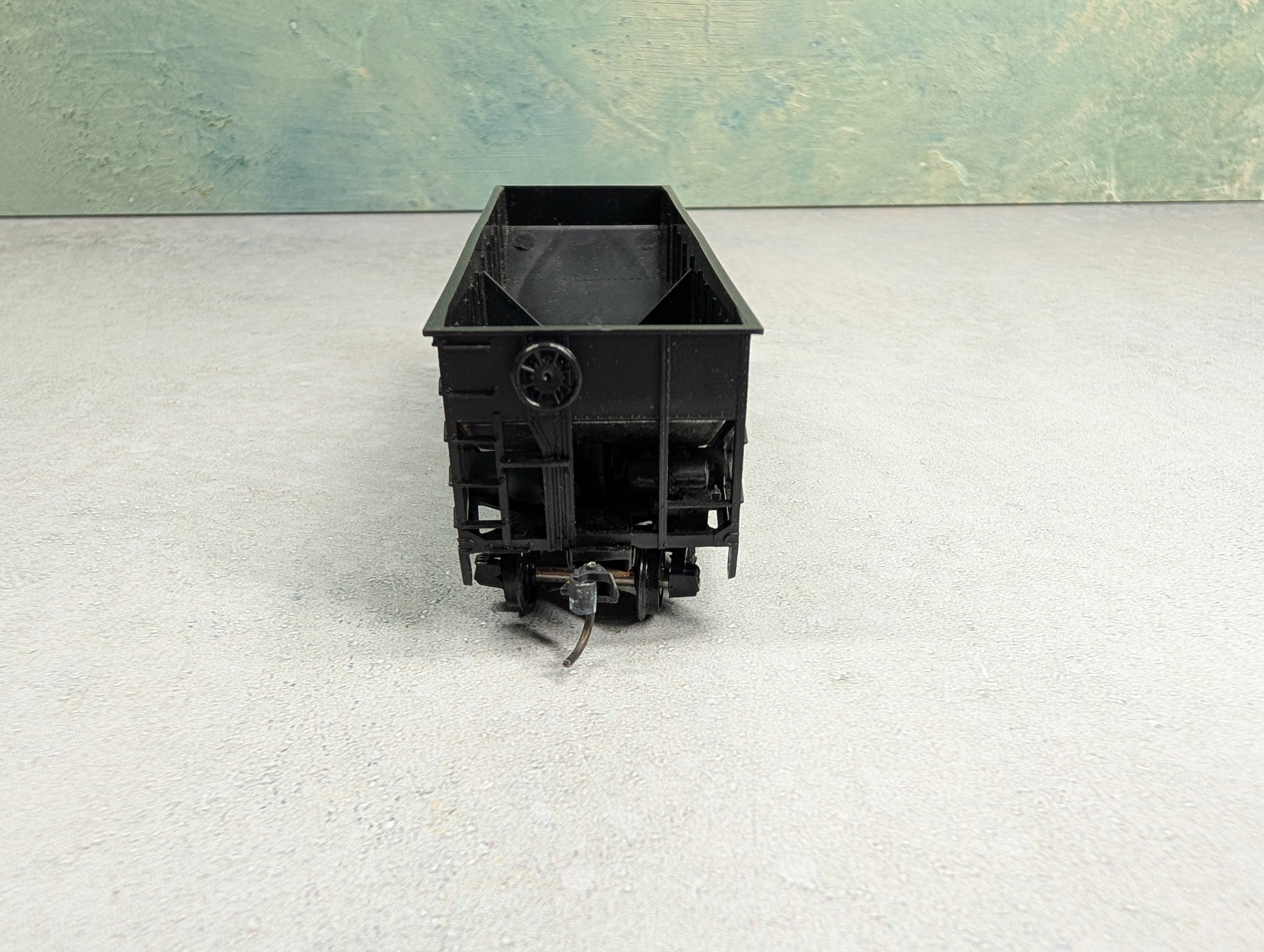 USED Athearn HO Scale 2 Bay Open Hopper Undecorated