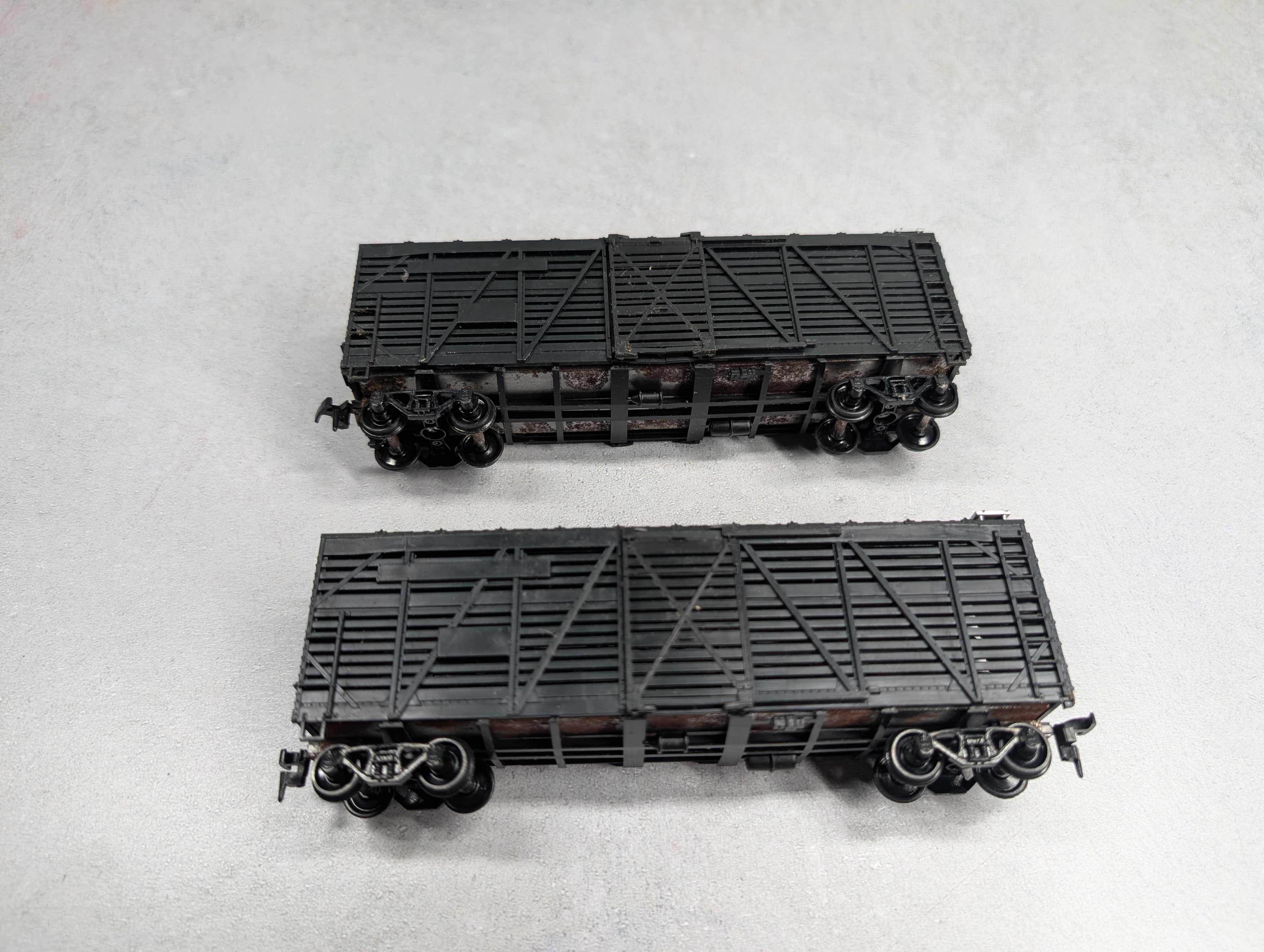 USED Athearn HO Scale Cattle Stock Cars Undecorated (2 pcs)