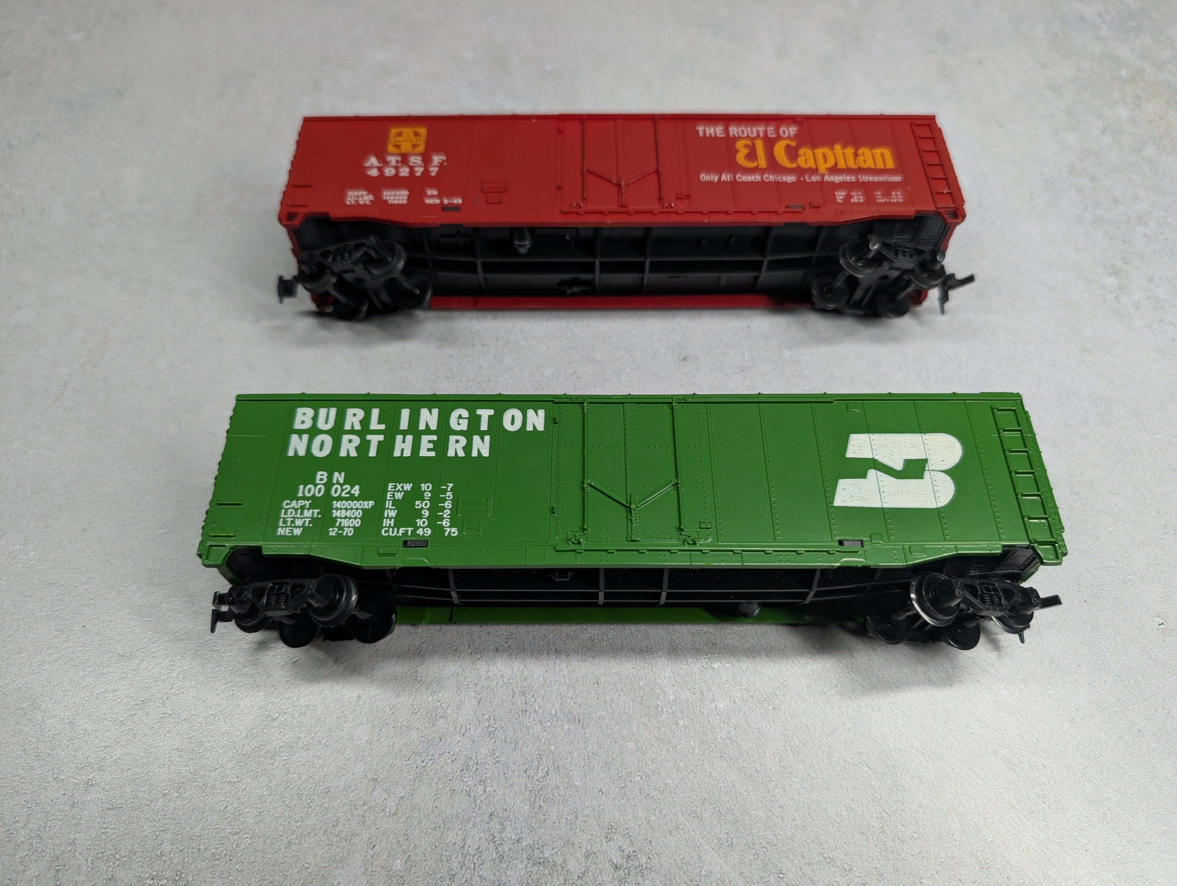 USED Tyco HO Scale 50' Box Cars ATSF & BN (2 pcs)