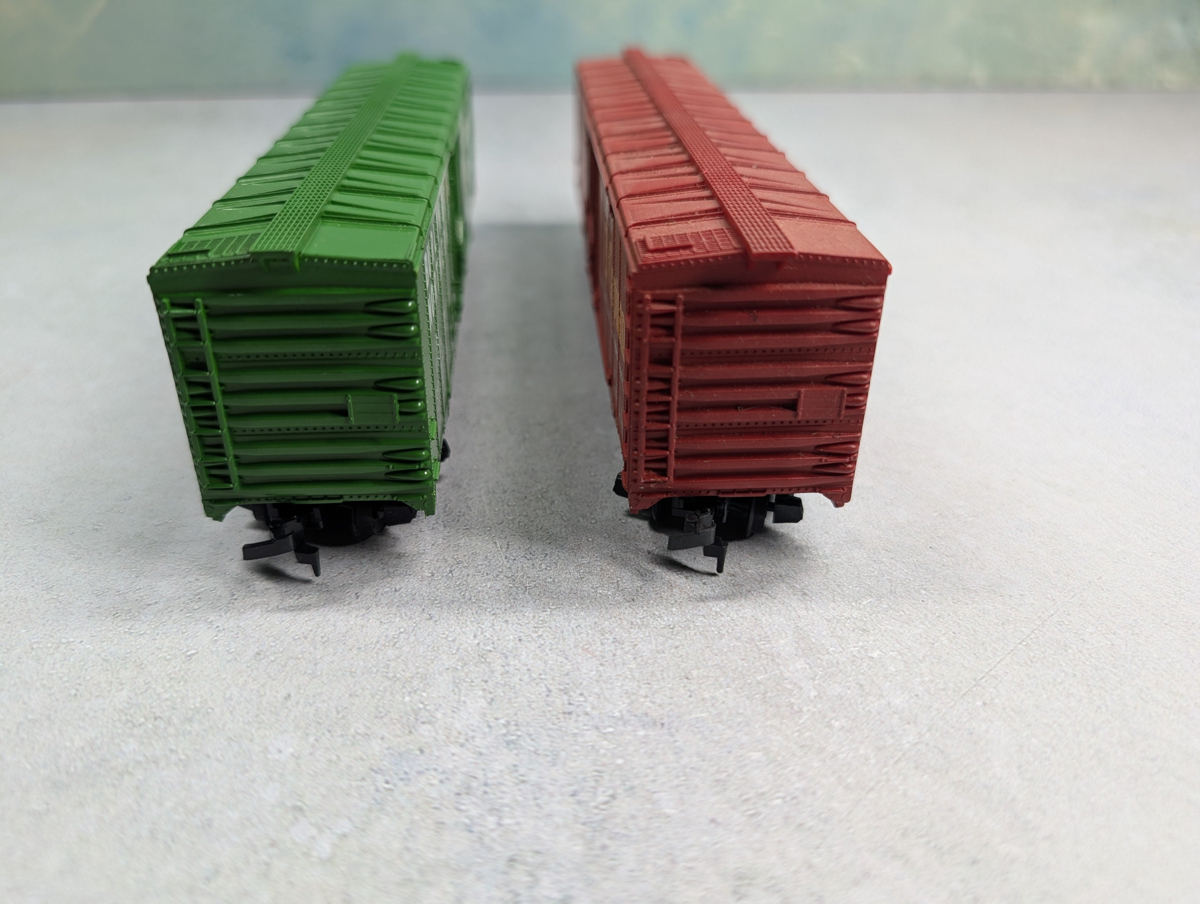 USED Tyco HO Scale 50' Box Cars ATSF & BN (2 pcs)