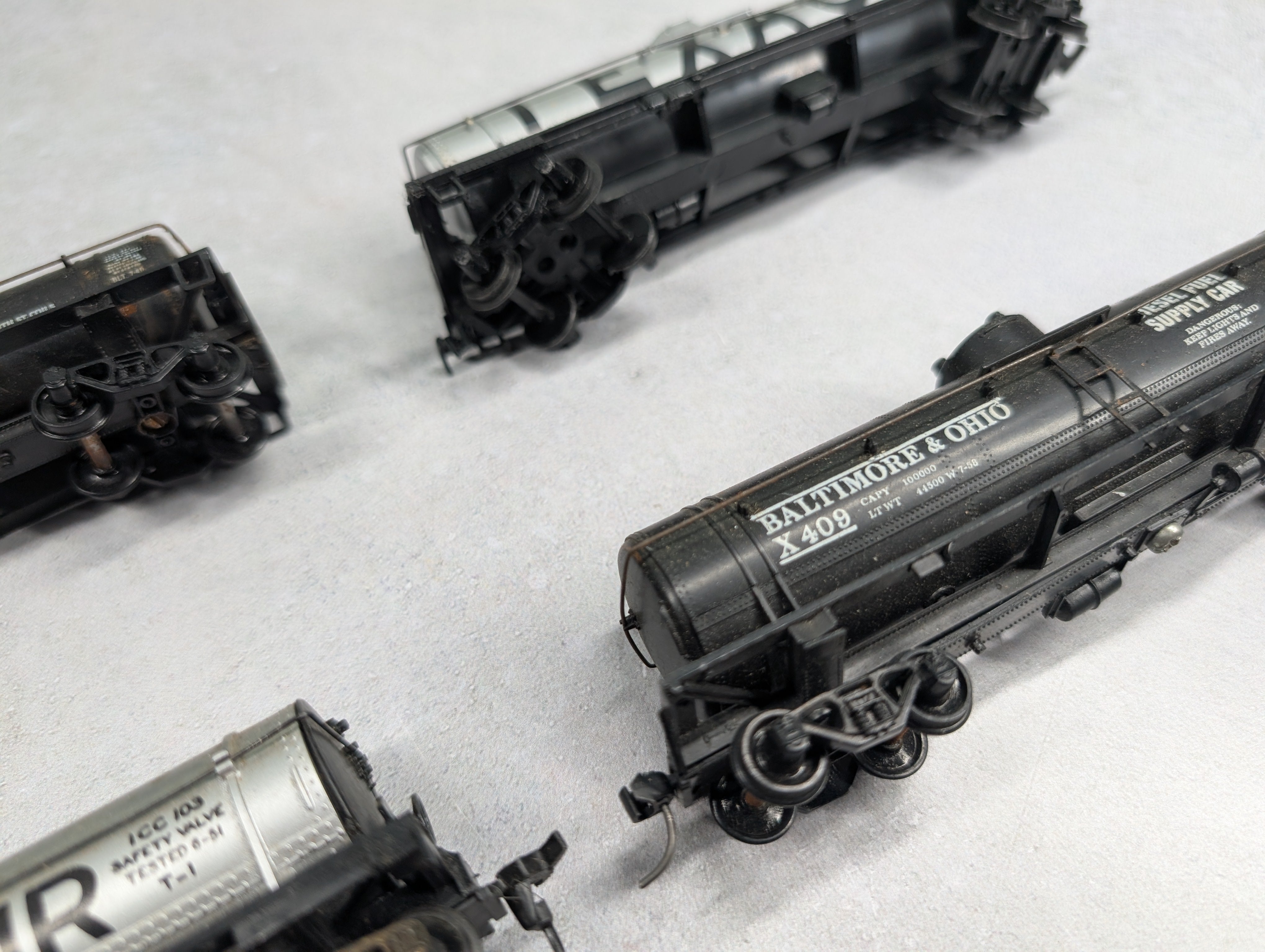 USED HO Scale Single Dome Tank Cars Sinclair, Phillips 66, B&O, Texaco