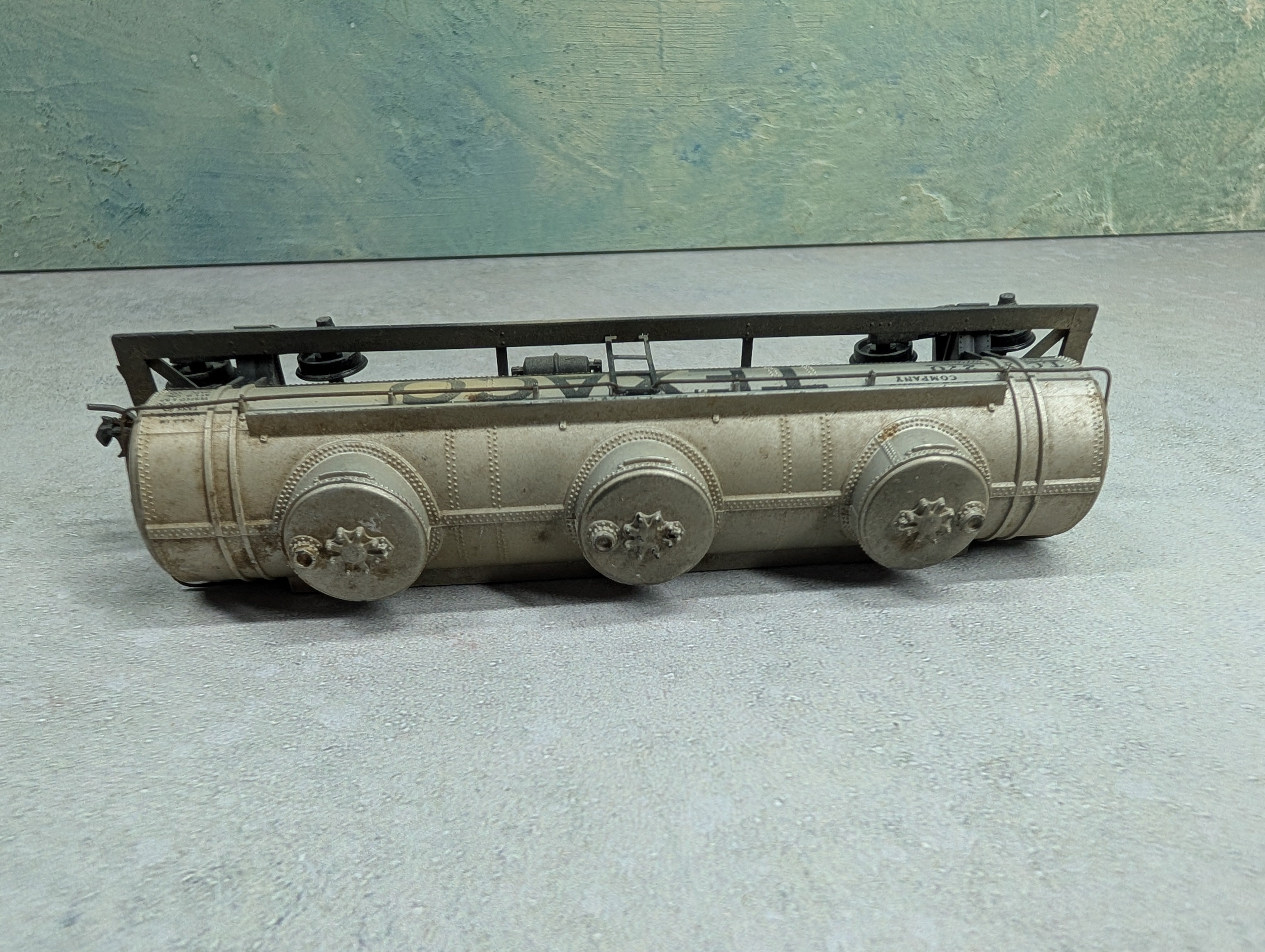 USED Athearn HO Scale Triple Dome Tank Car Texaco TCX #270 Weathered