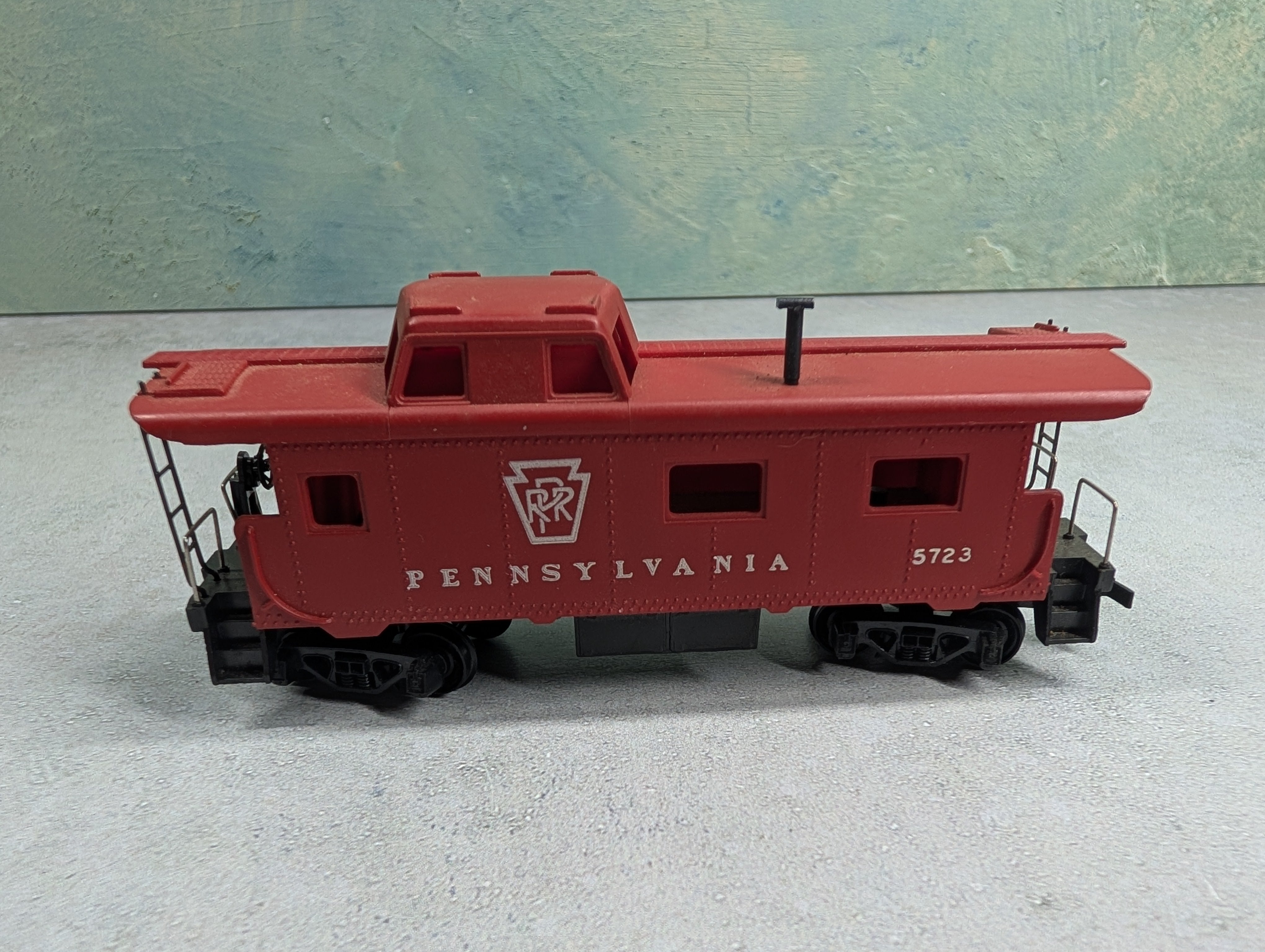 USED Tyco HO Scale Caboose Pennsylvania #5723