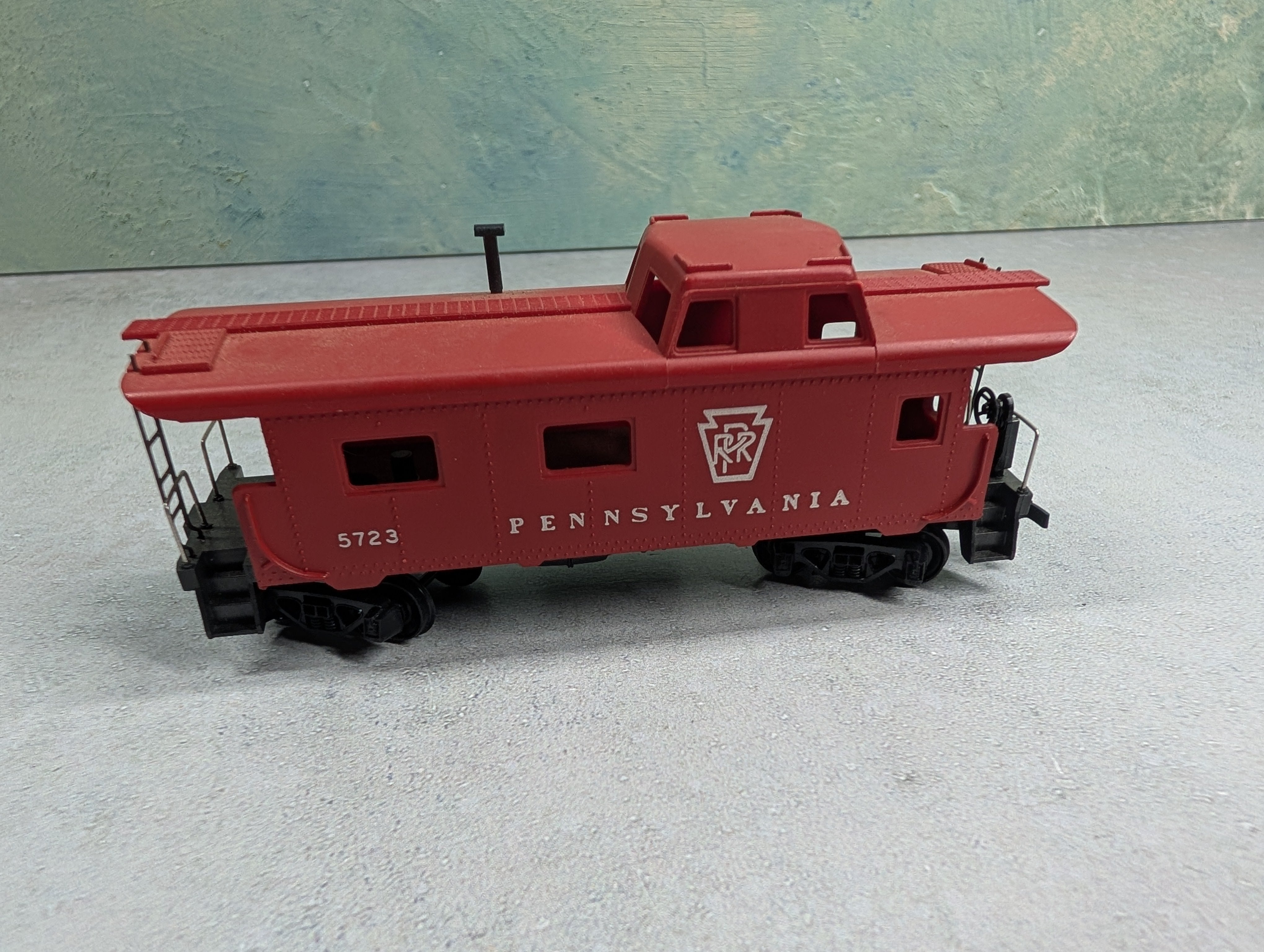USED Tyco HO Scale Caboose Pennsylvania #5723
