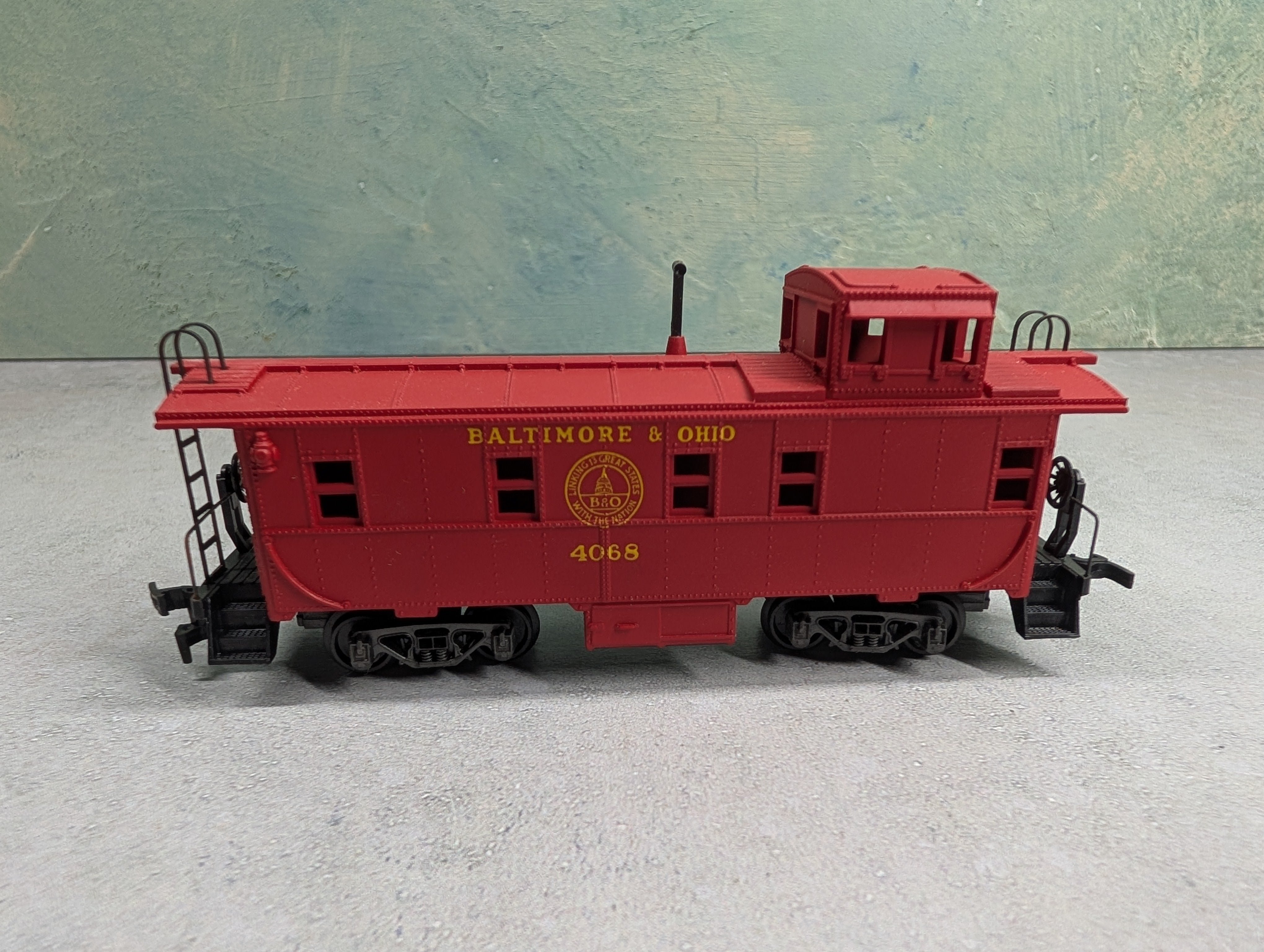 USED Rivarossi HO Scale Caboose Baltimore and Ohio #4068