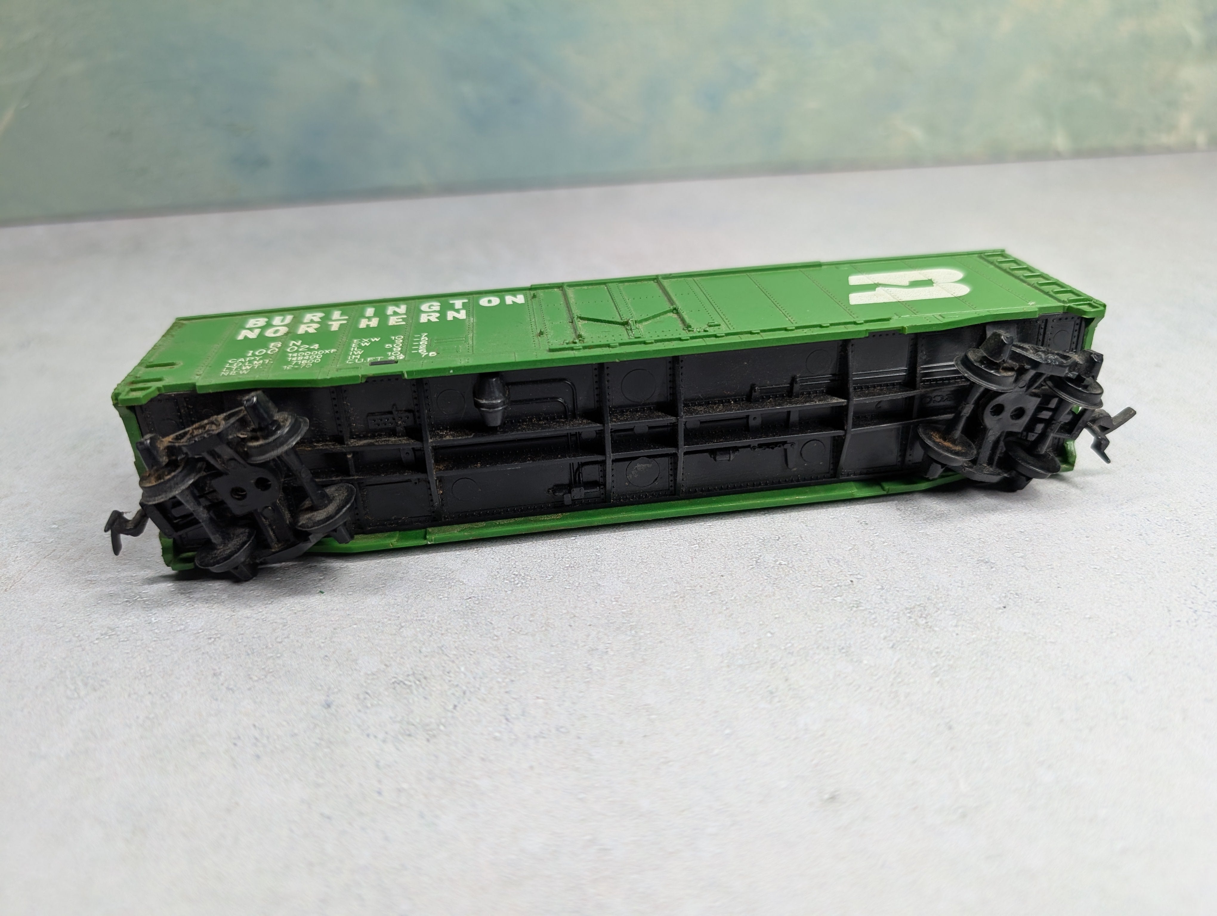 USED Tyco HO Scale 50' Box Car Burlington Northern BN #100024