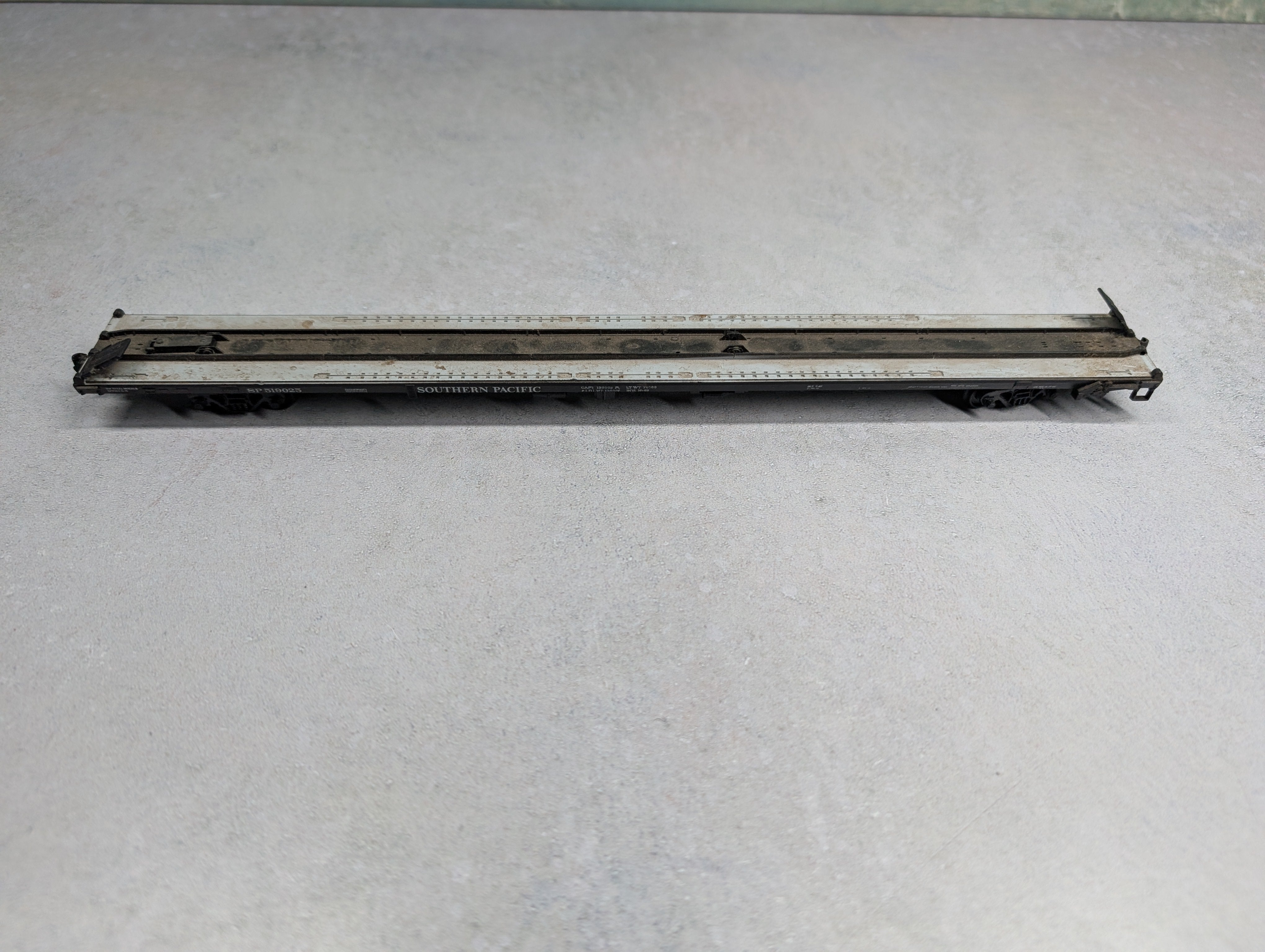 USED Athearn HO Scale 85' Flat Car Southern Pacific SP #519025