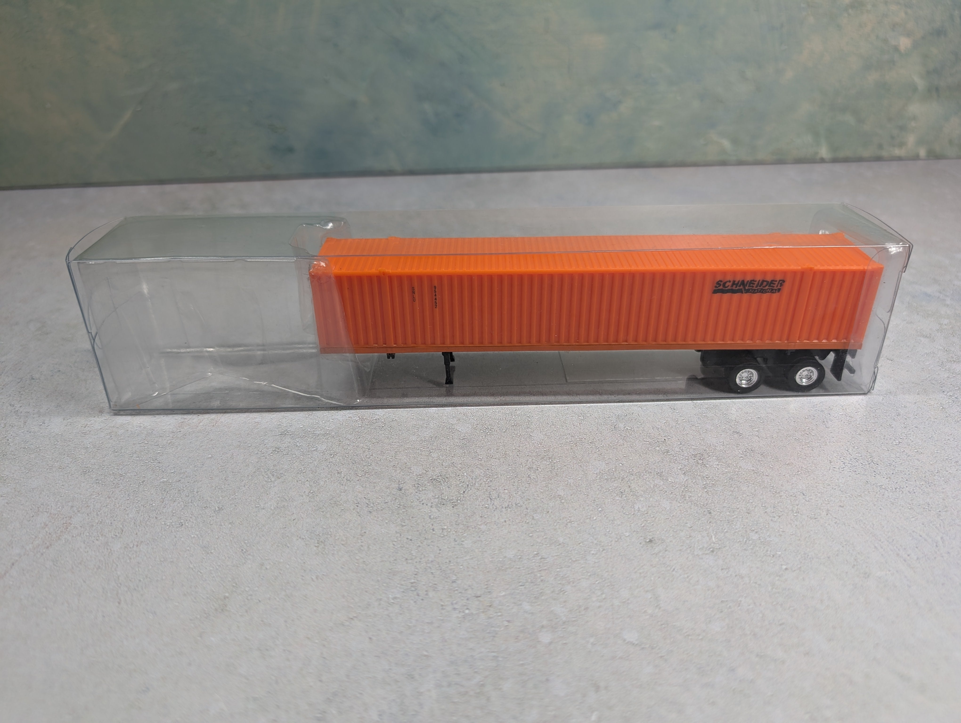 USED Trucks N Stuff HO Scale 53' Container Schneider