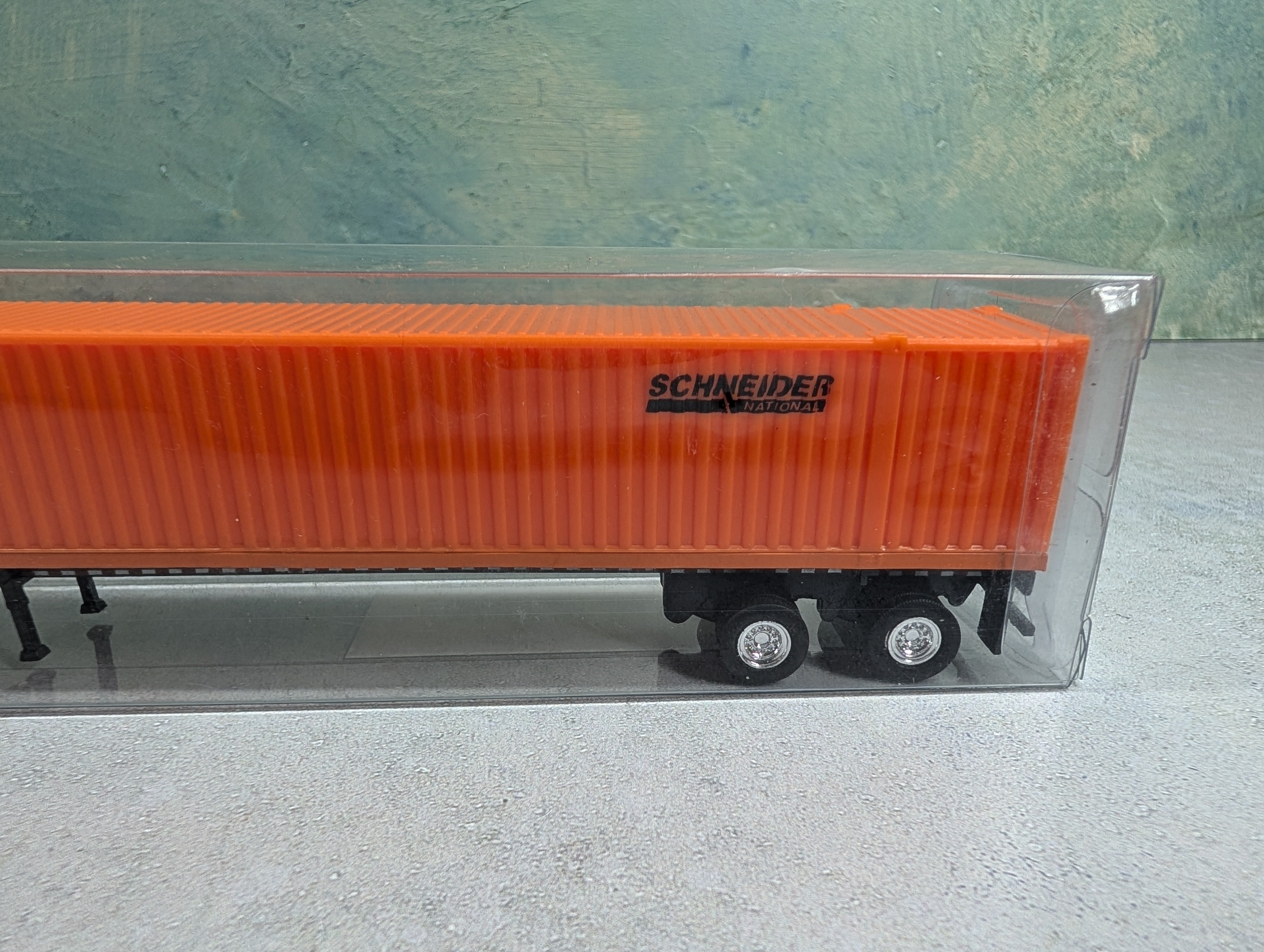 USED Trucks N Stuff HO Scale 53' Container Schneider