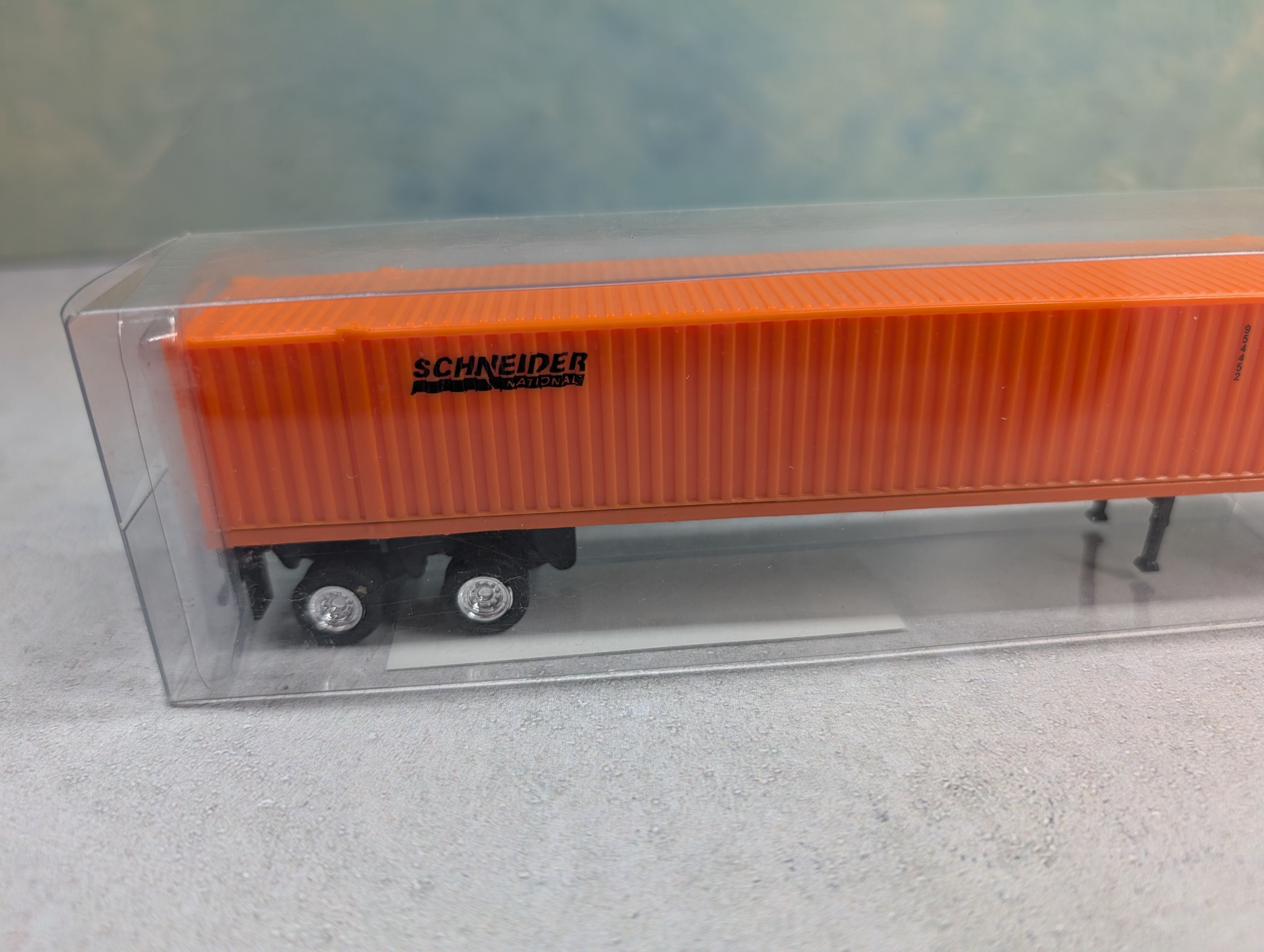 USED Trucks N Stuff HO Scale 53' Container Schneider