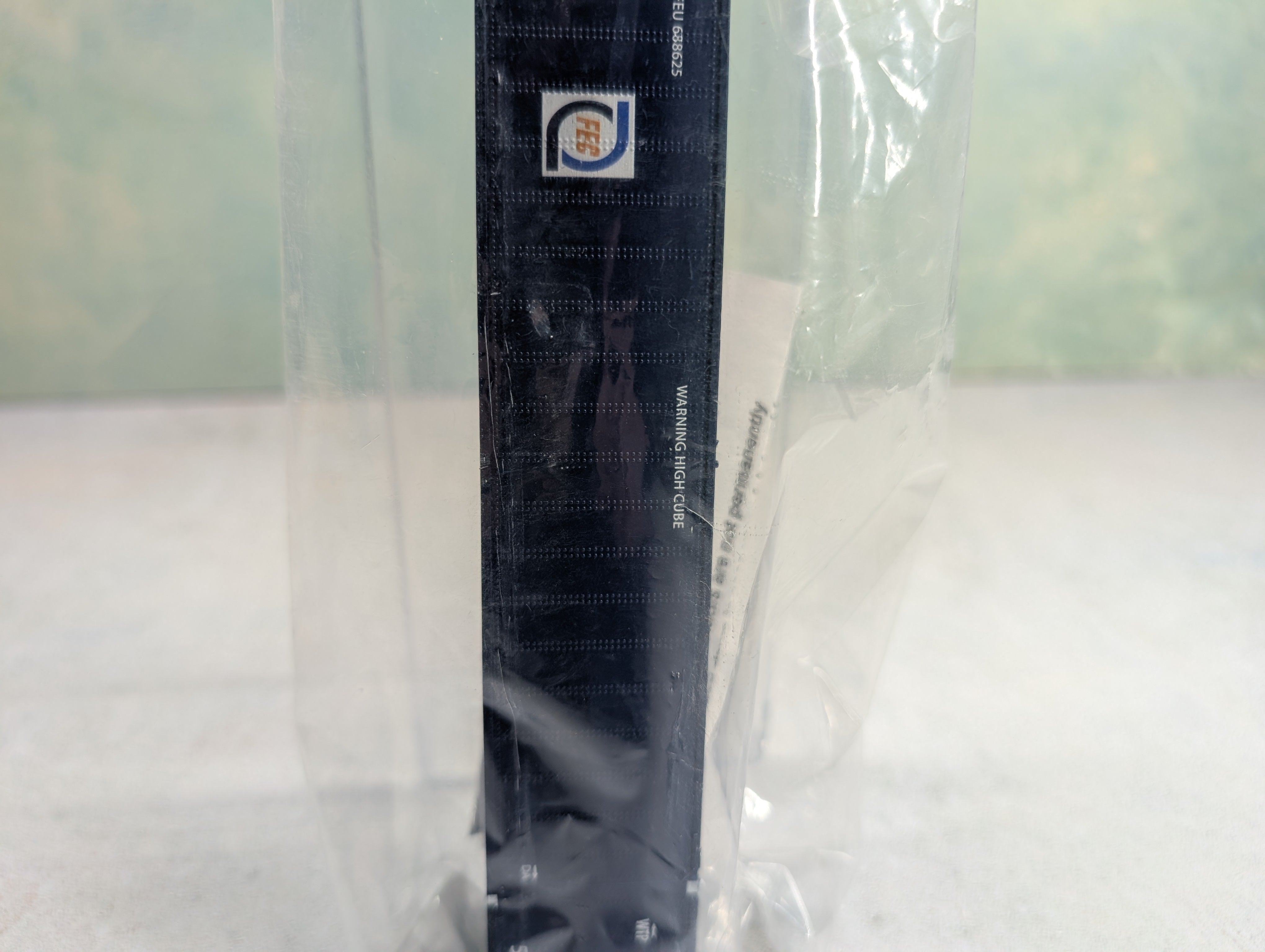 Con-Cor HO Scale 53' Smooth Side Container Florida East Coast XFEU #688625