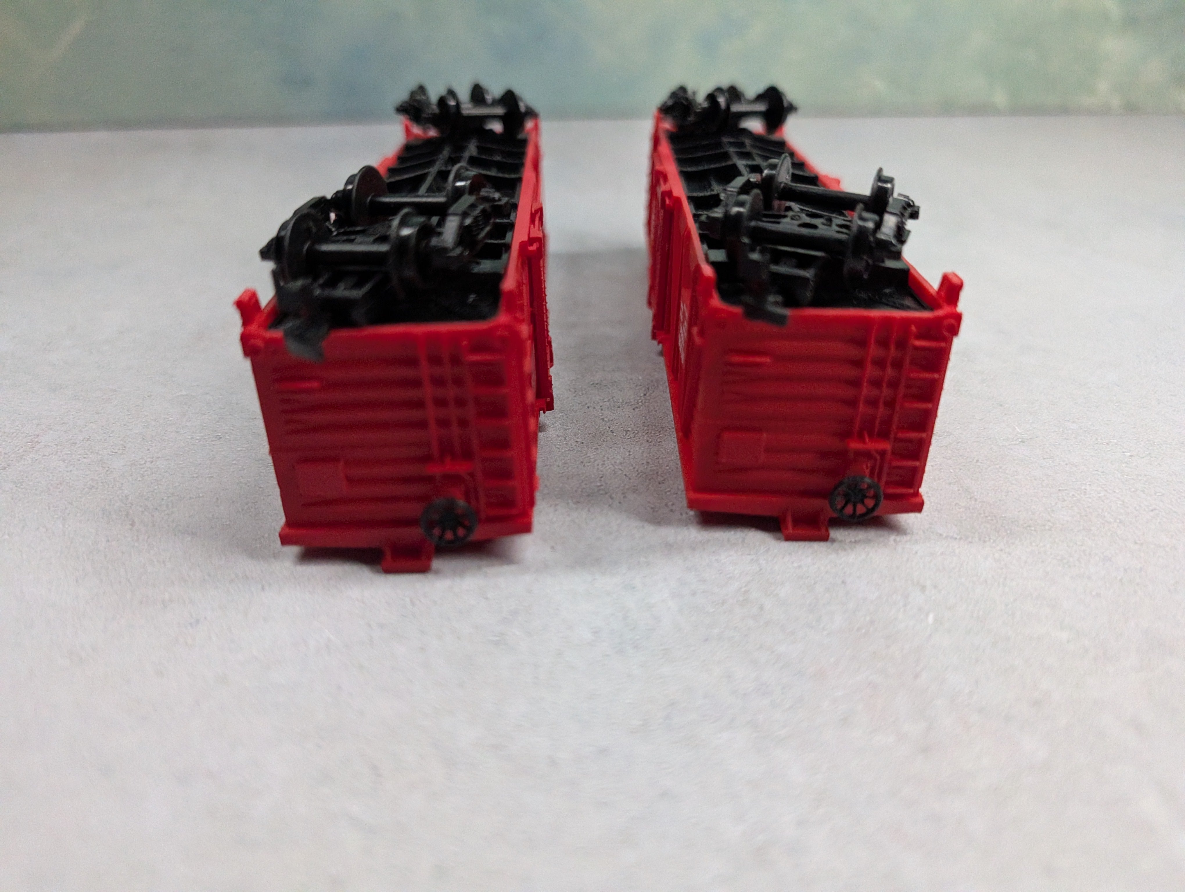 USED Life-Like HO Scale 40' Cattle Stock Car Swift Live Stock Express SLXS #72221 (2 pcs)