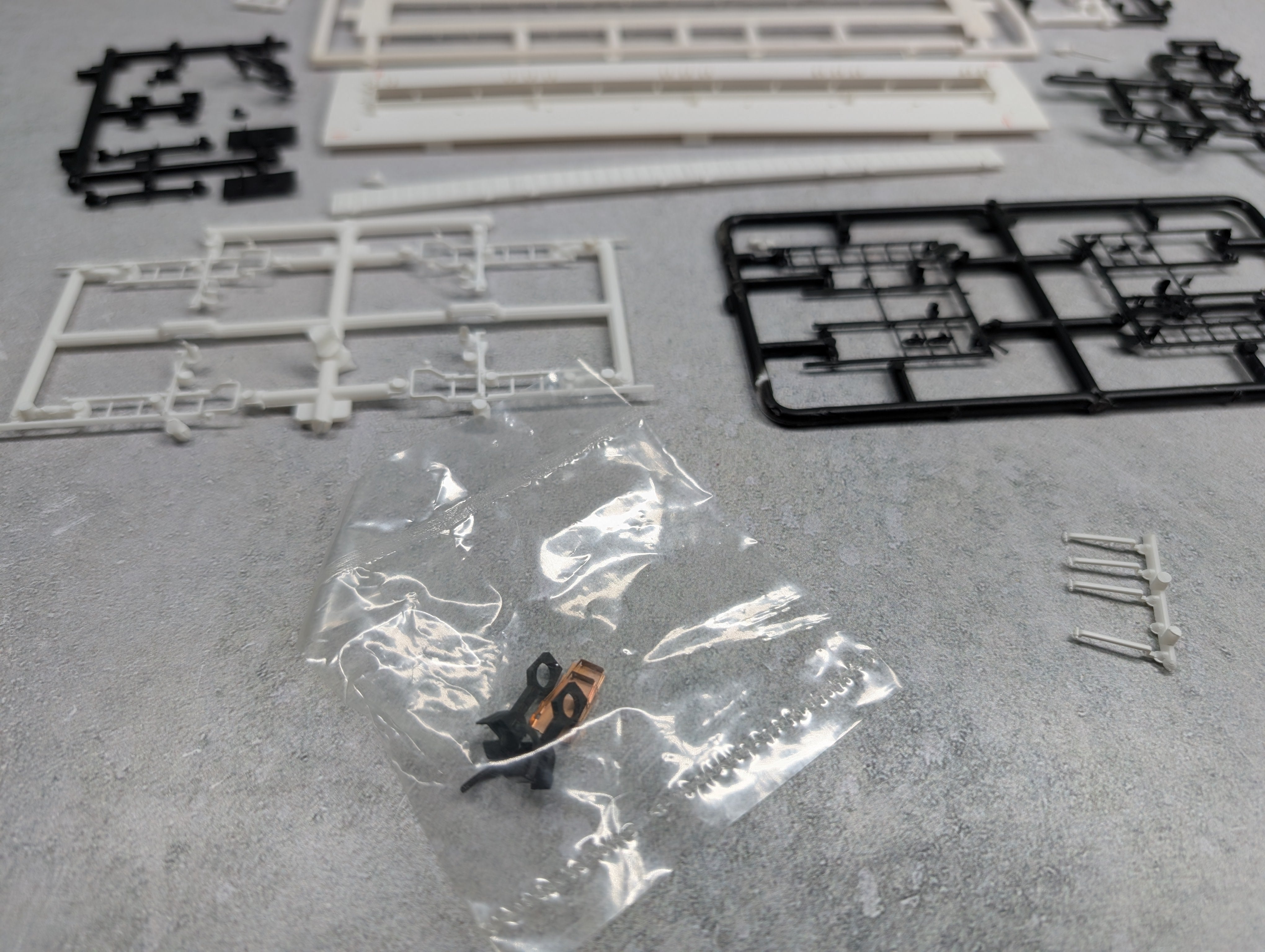 USED Life-Like 21875 HO Scale Proto 2000 - 4427 PS2-CD High-Side Covered Hopper Continental Grain TLDX #6282 KIT