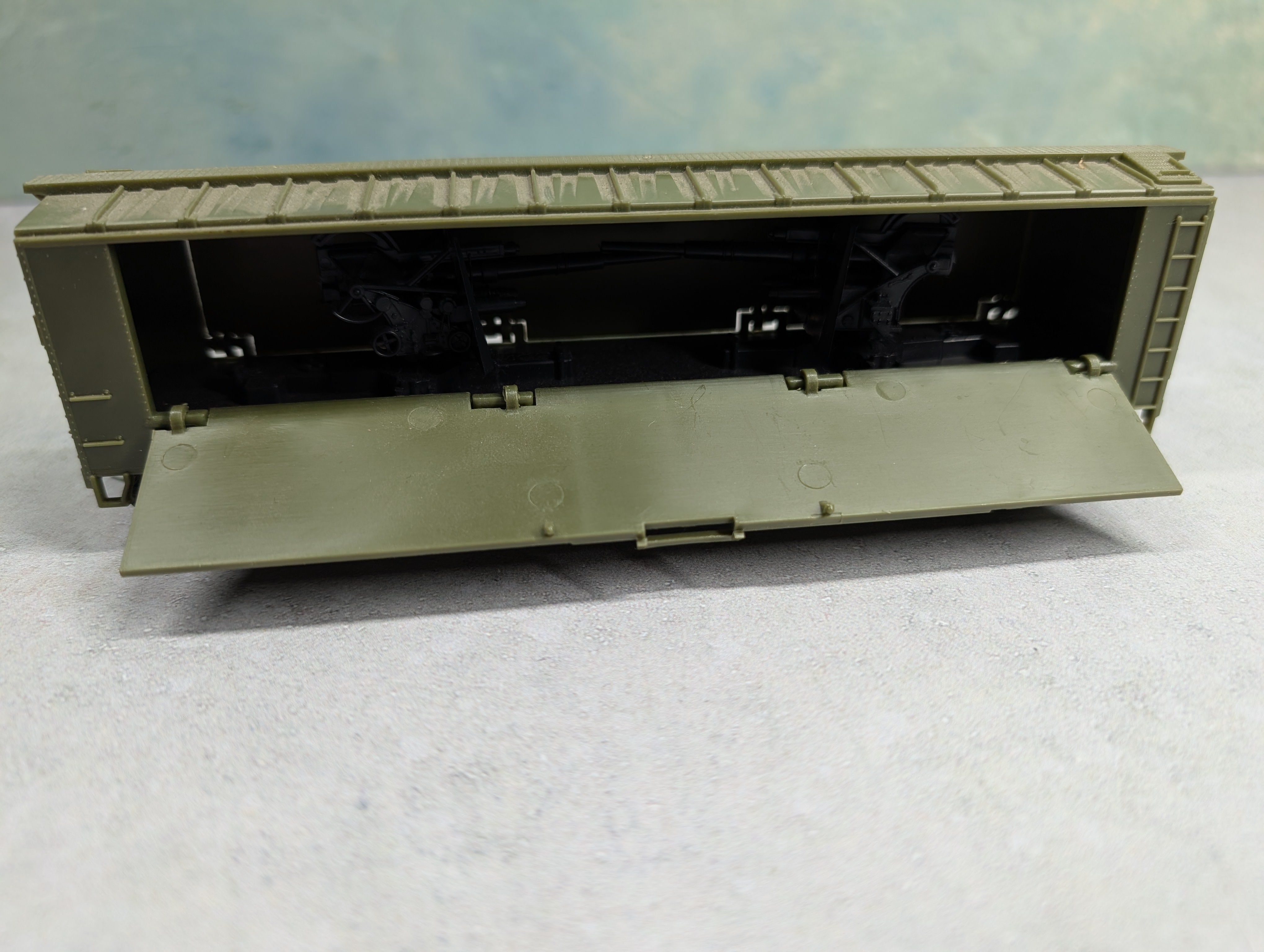 USED AHM HO Scale Hidden Artillery Tank Buster 50' Box Car US Army #61242