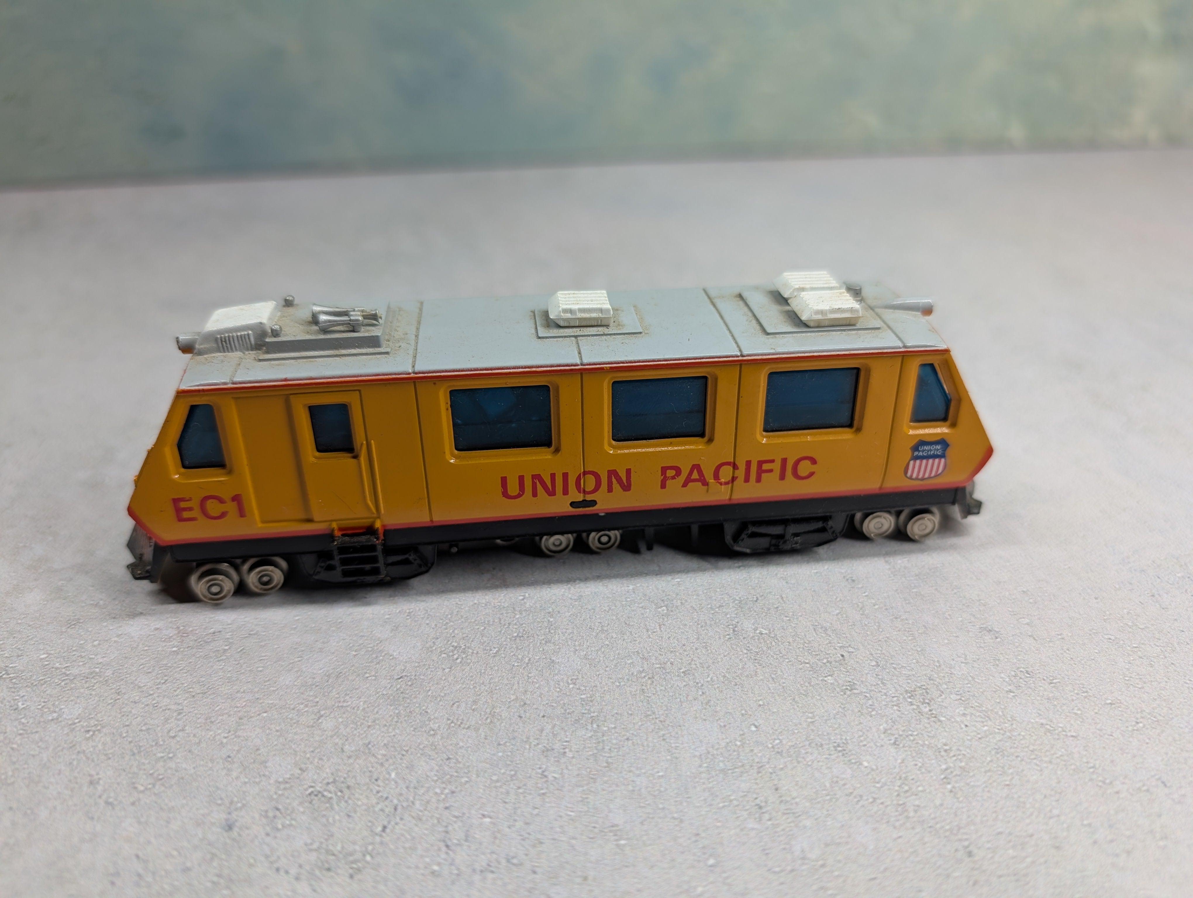 USED Bachmann HO Scale Plasser EM80C Track Cleaner Union Pacific #EC1 Parts/Repairs DC